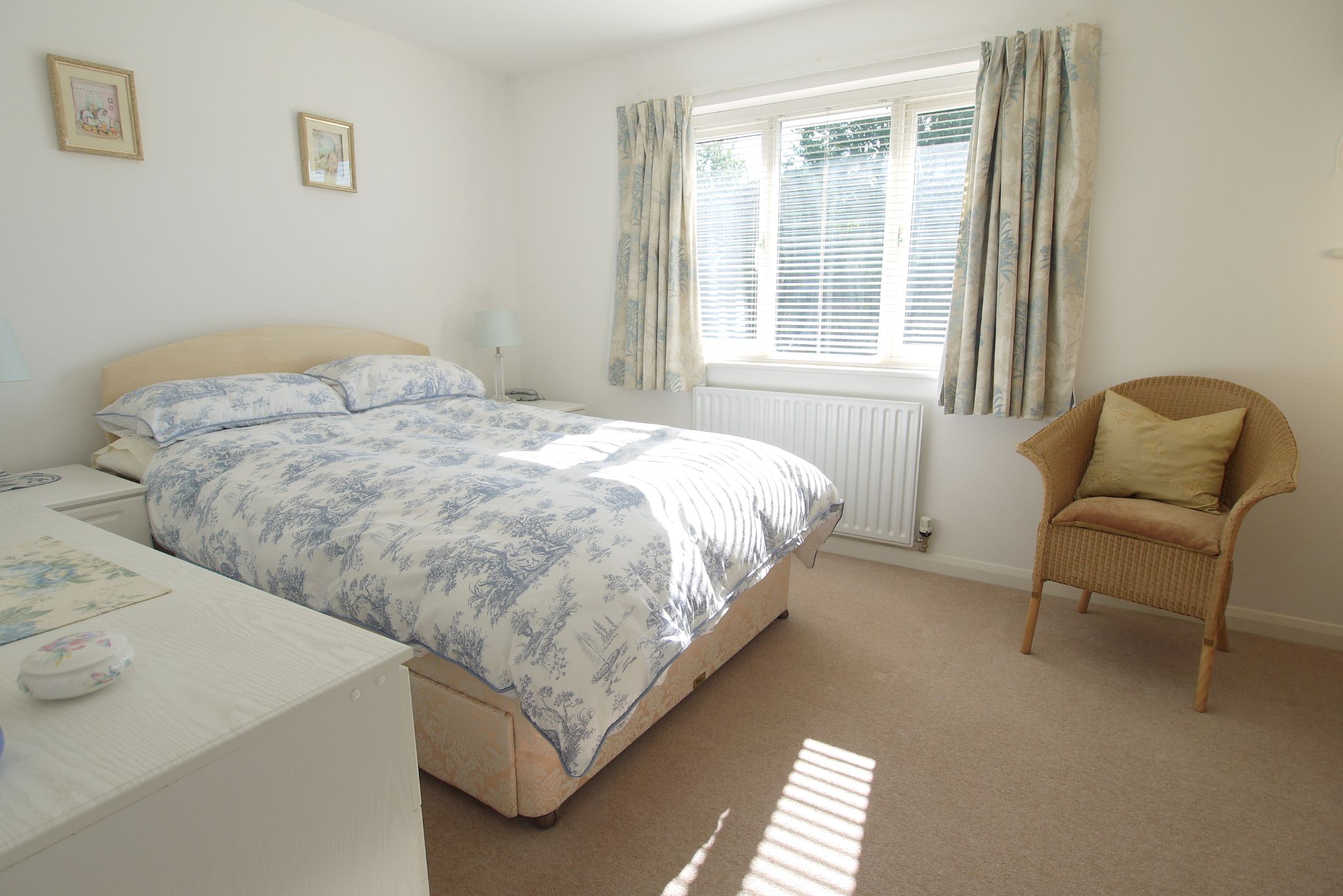 2 bedroom end terraced house Sold in Sevenoaks - Photograph 7
