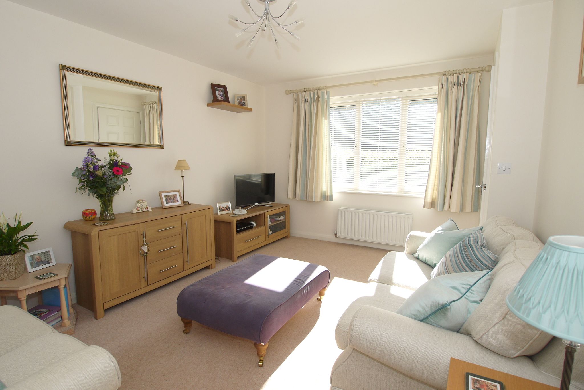 2 bedroom end terraced house Sold in Sevenoaks - Photograph 2