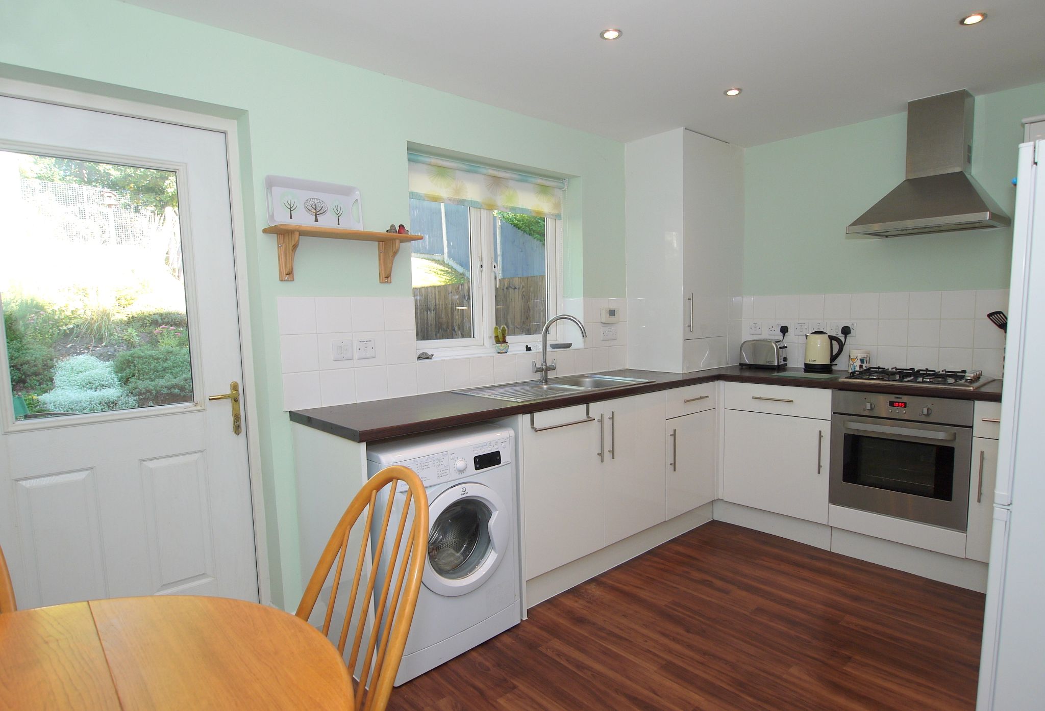 2 bedroom end terraced house Sold in Sevenoaks - Photograph 5