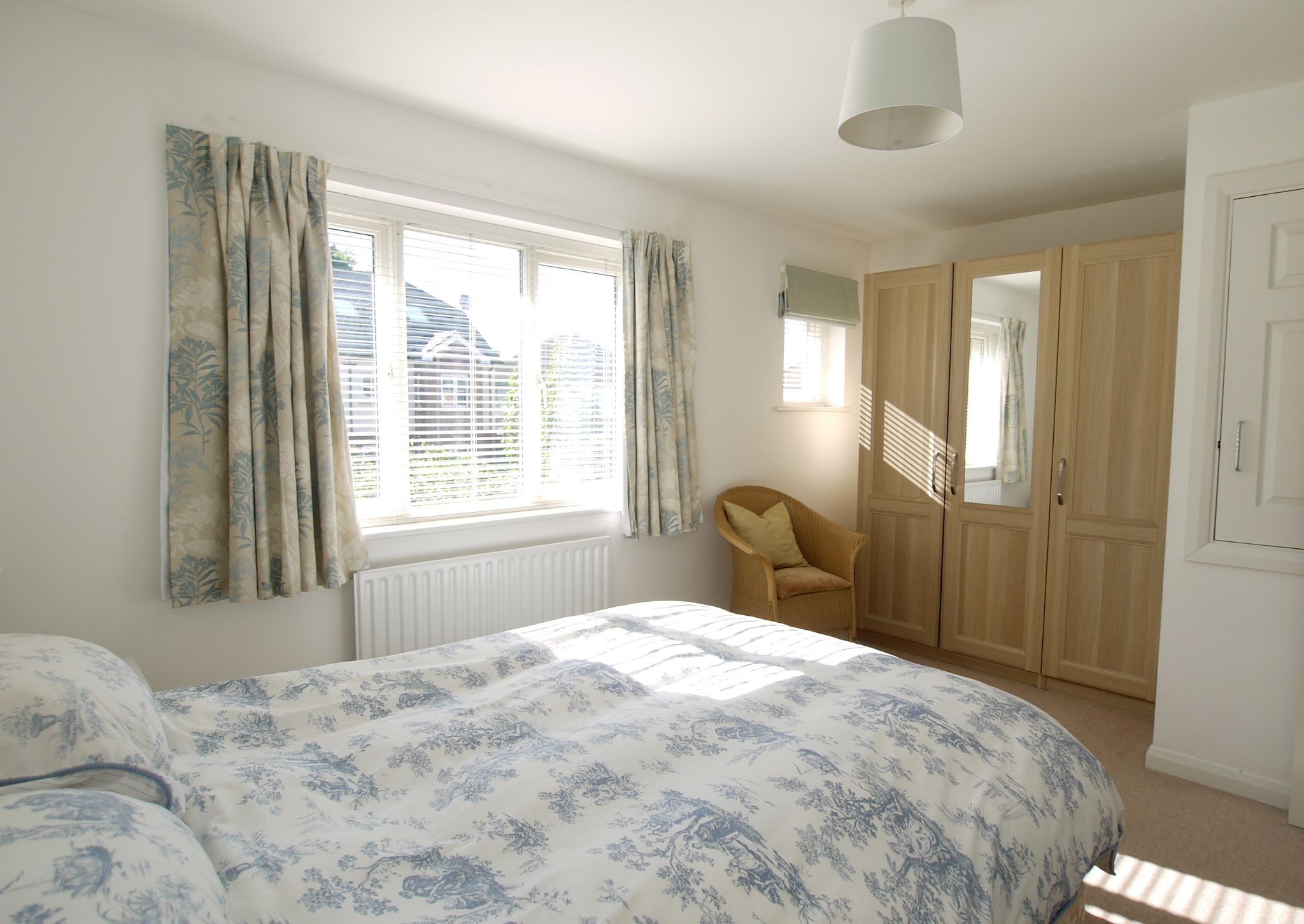 2 bedroom end terraced house Sold in Sevenoaks - Photograph 8
