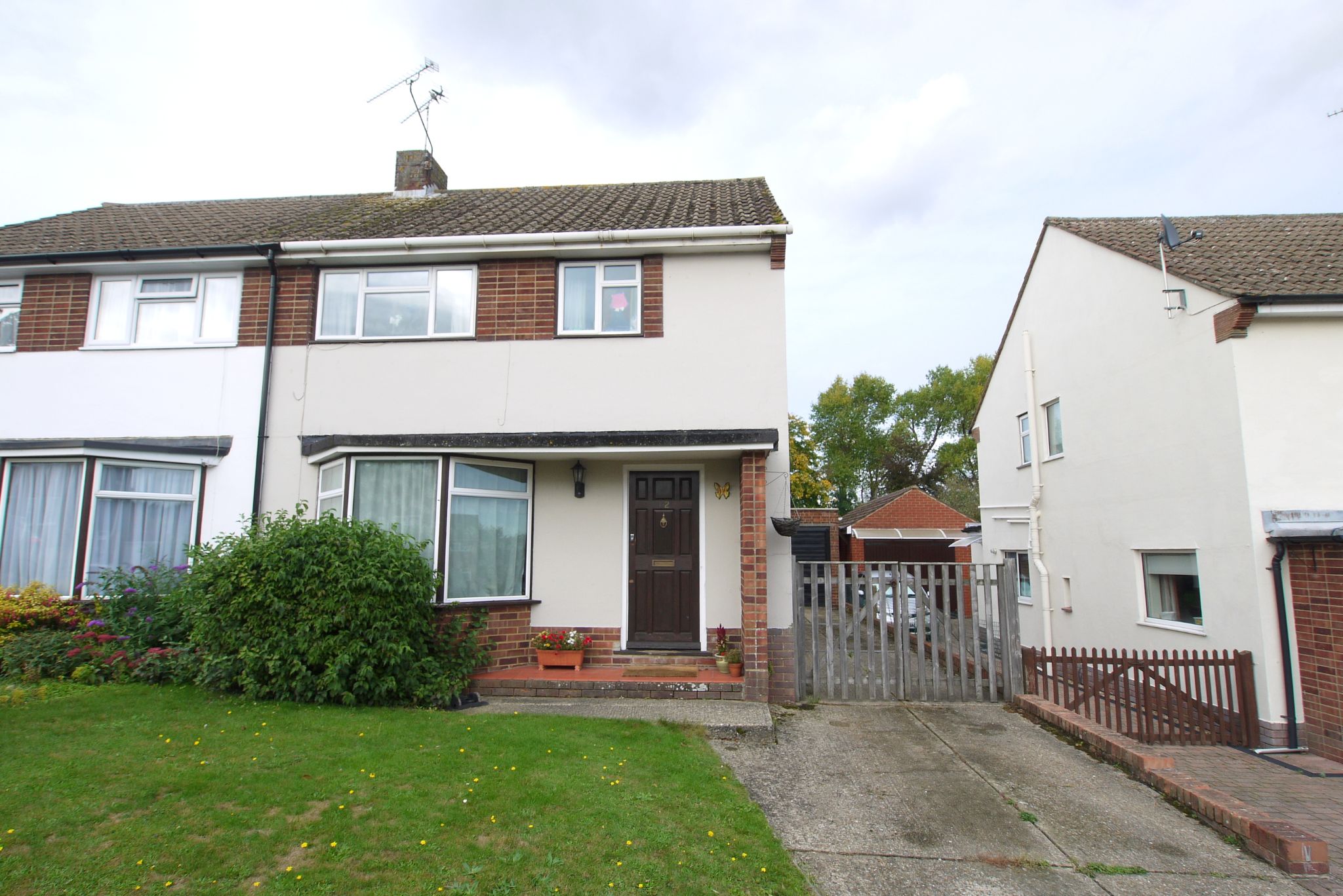 3 bedroom semi-detached house Sold in Sevenoaks - Photograph 1