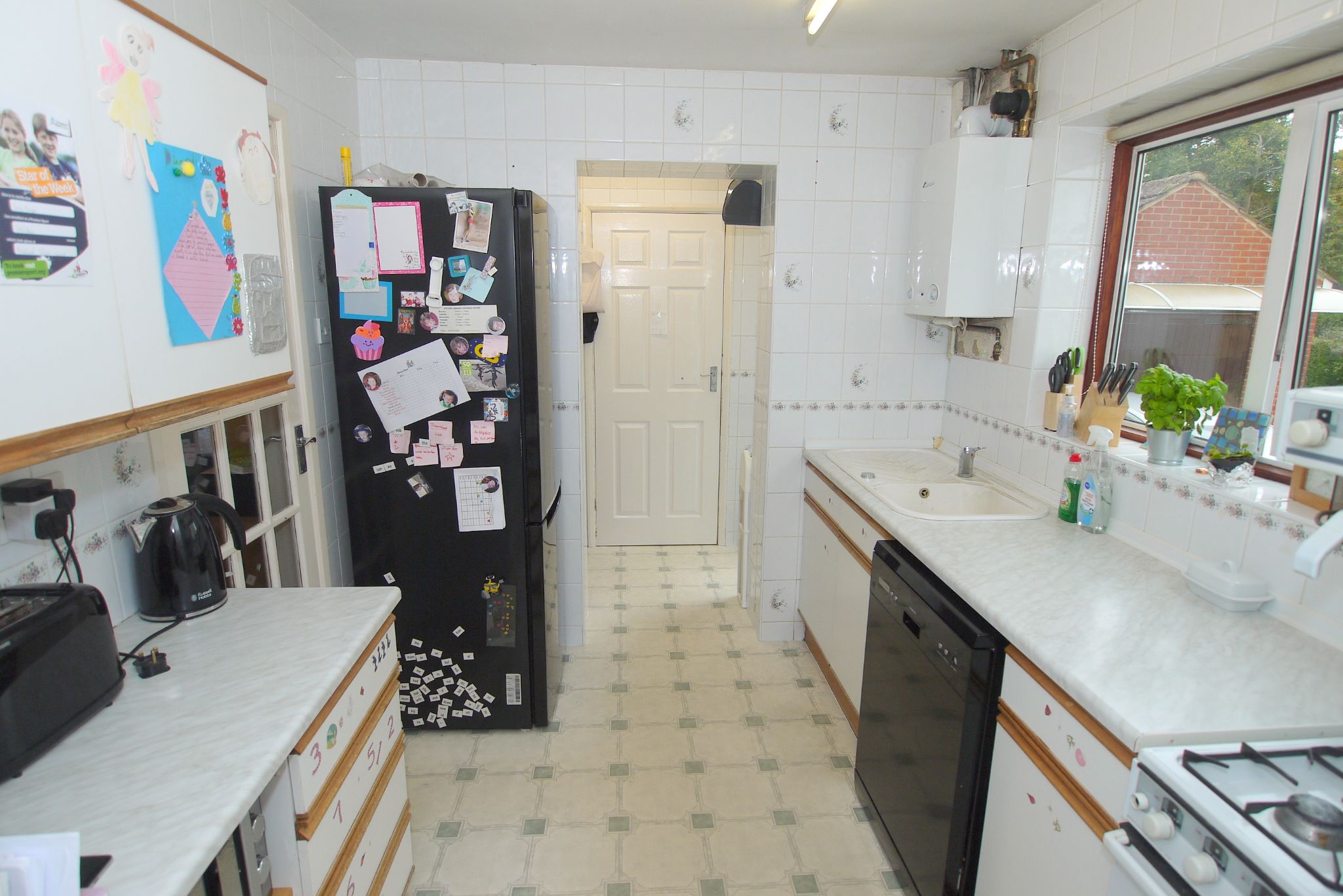 3 bedroom semi-detached house Sold in Sevenoaks - Photograph 3