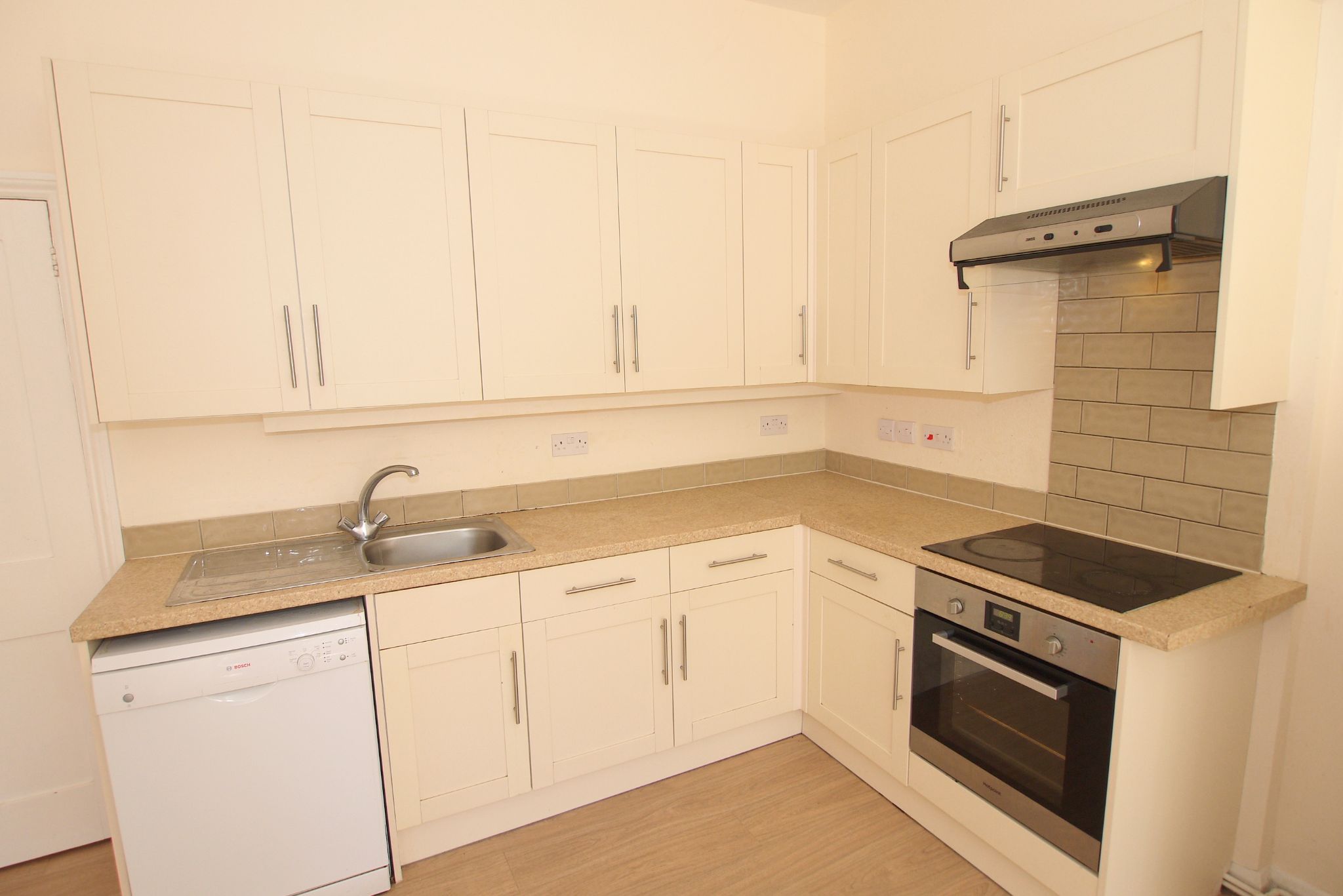 2 bedroom ground floor Sold in Sevenoaks - Photograph 4