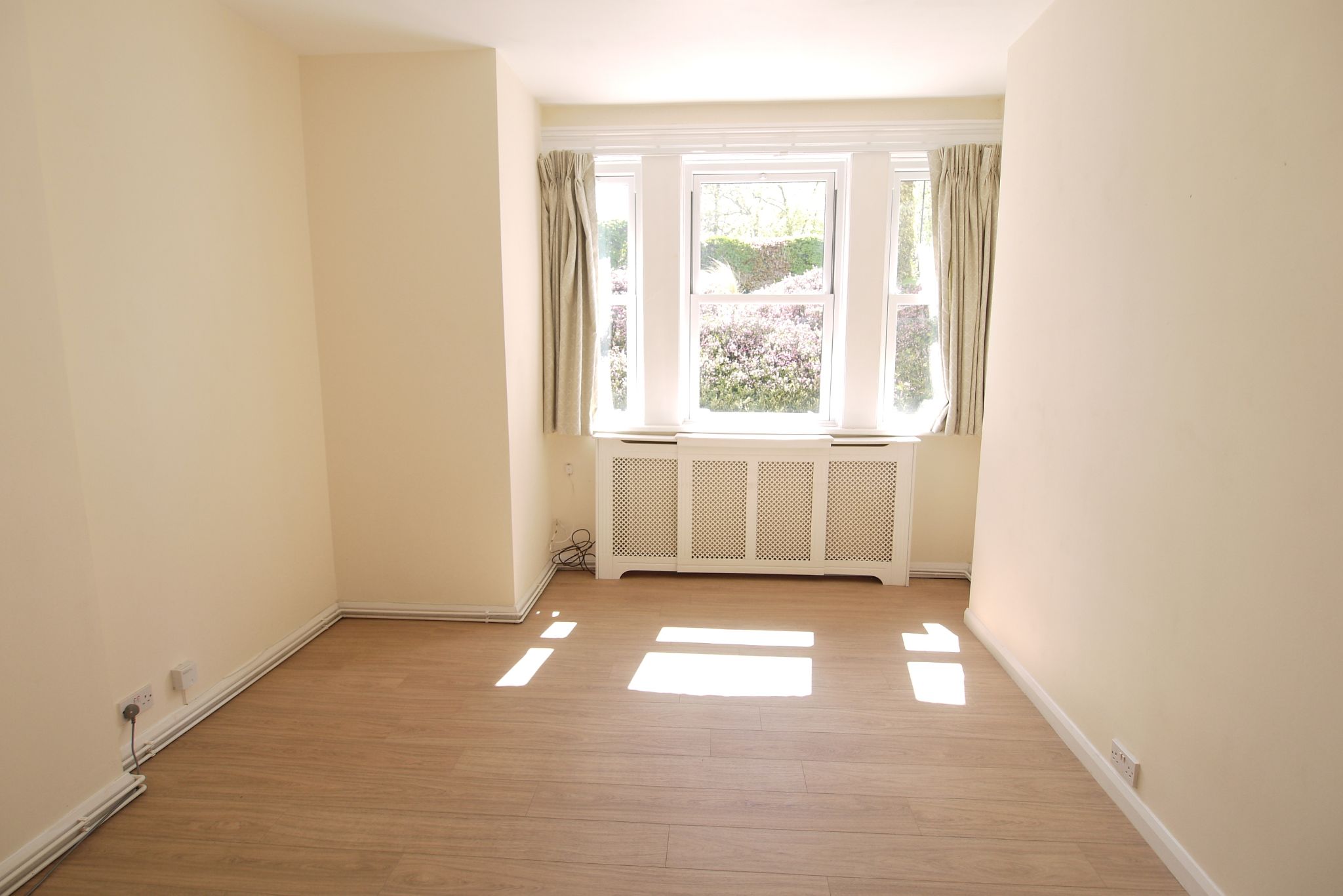 2 bedroom ground floor Sold in Sevenoaks - Photograph 6