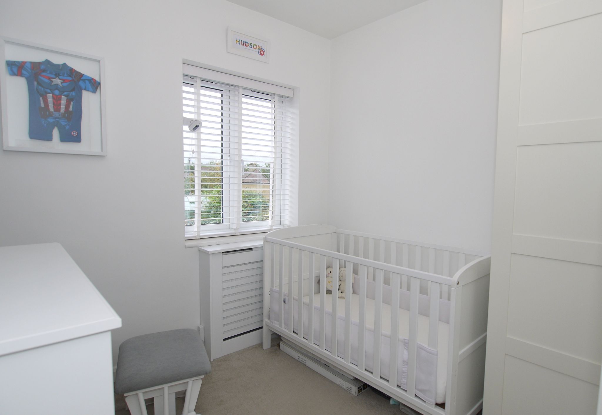 2 bedroom mid terraced house Sold in Sevenoaks - Photograph 8