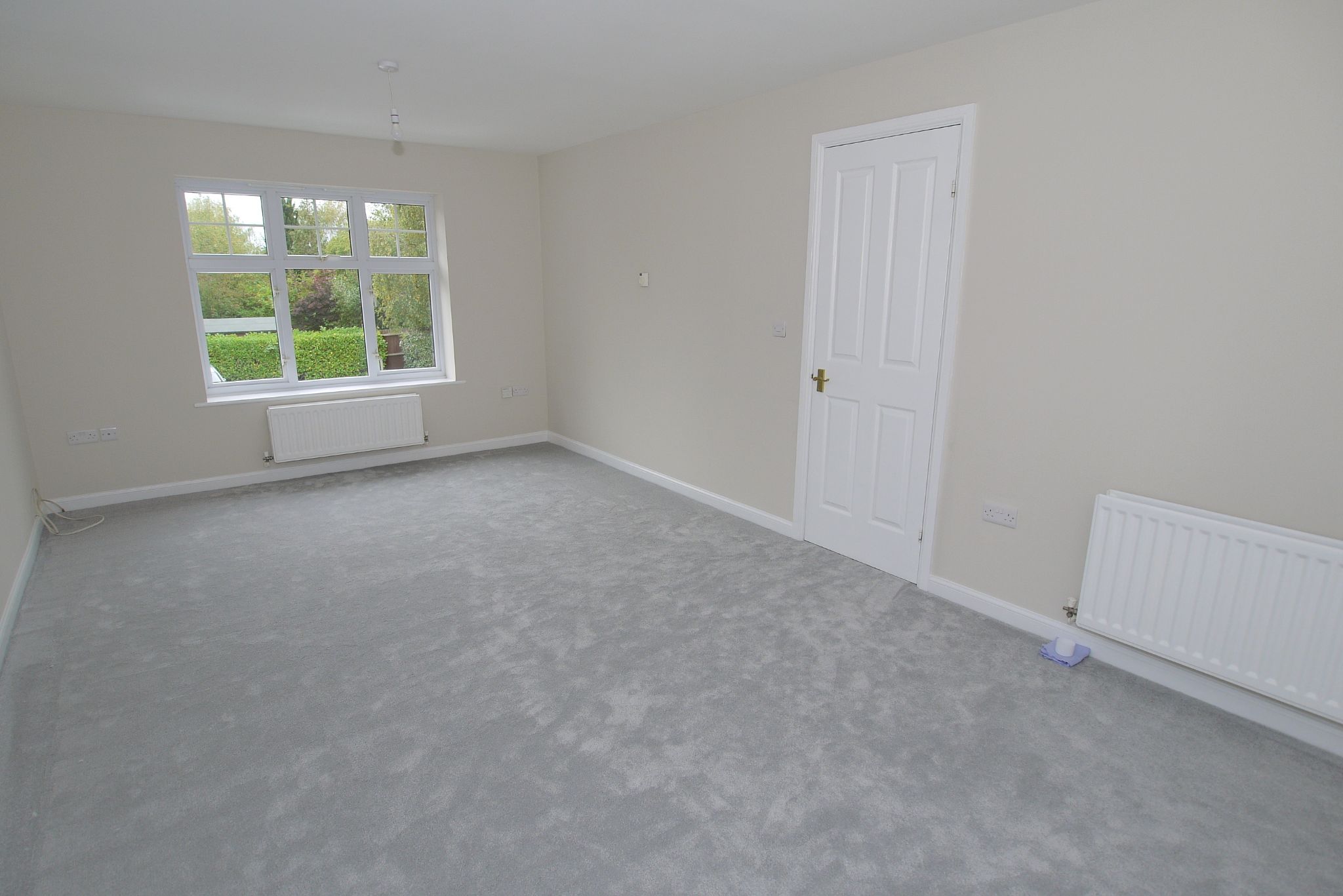 2 bedroom apartment Sold in Dunton Green - Photograph 7