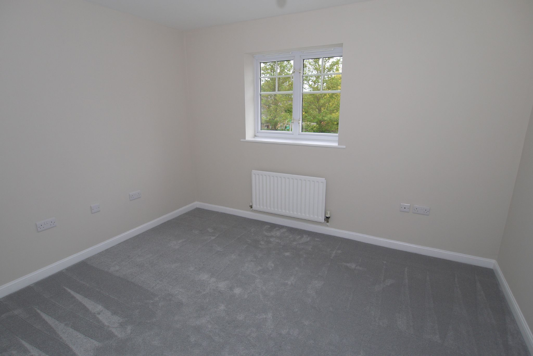 2 bedroom apartment Sold in Dunton Green - Photograph 5