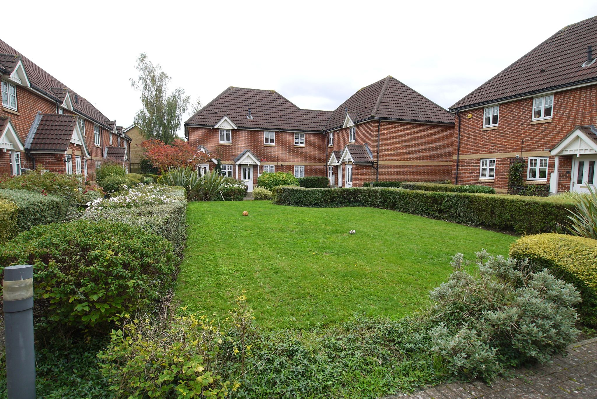 2 bedroom apartment Sold in Dunton Green - Photograph 8