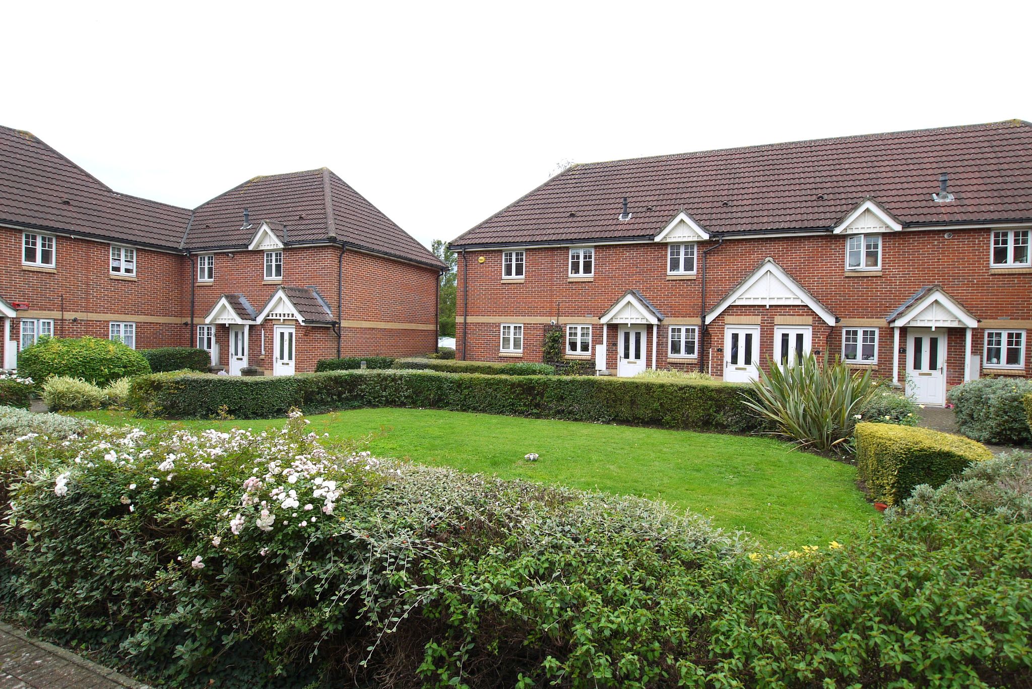 2 bedroom apartment Sold in Dunton Green - Photograph 1
