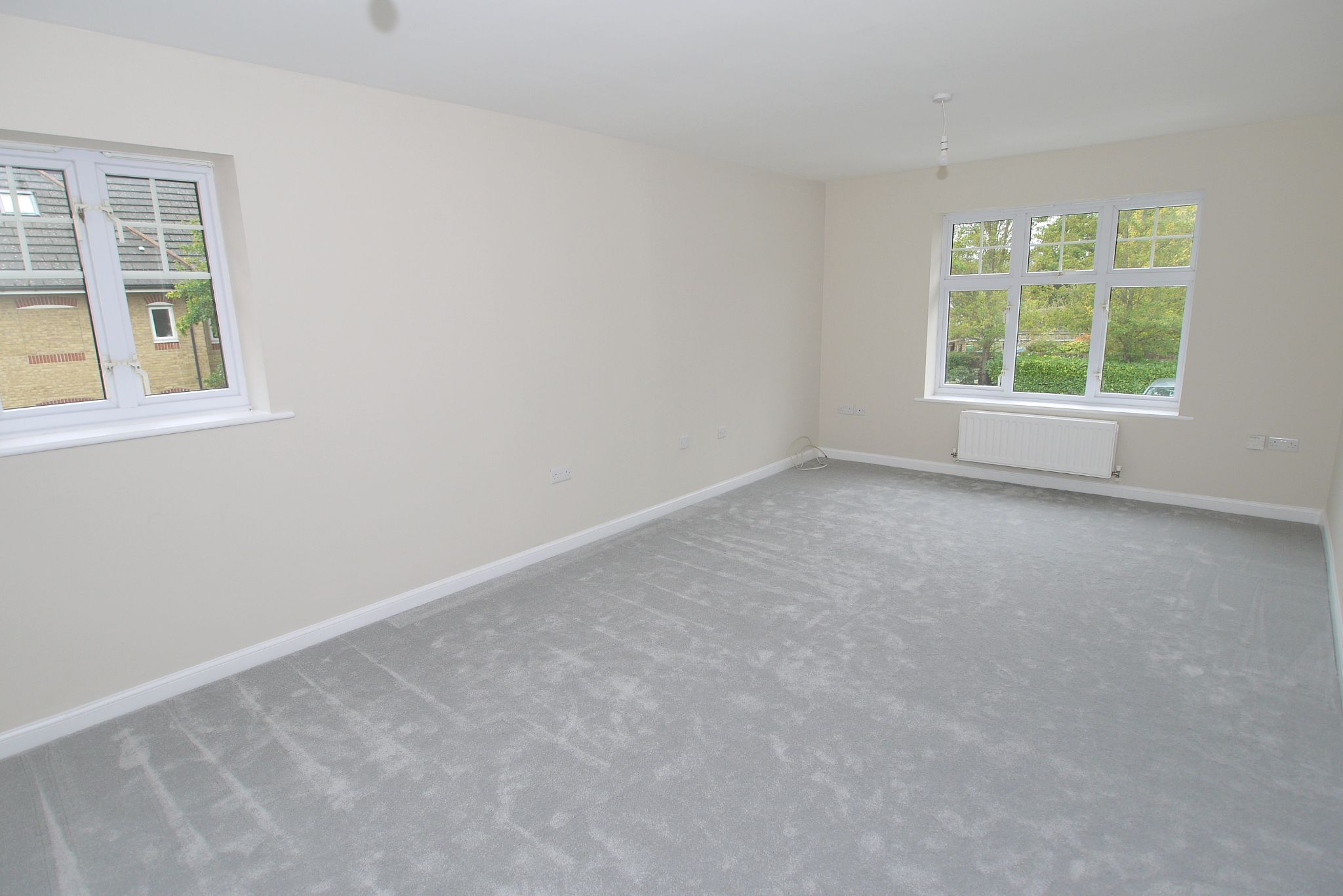 2 bedroom apartment Sold in Dunton Green - Photograph 3