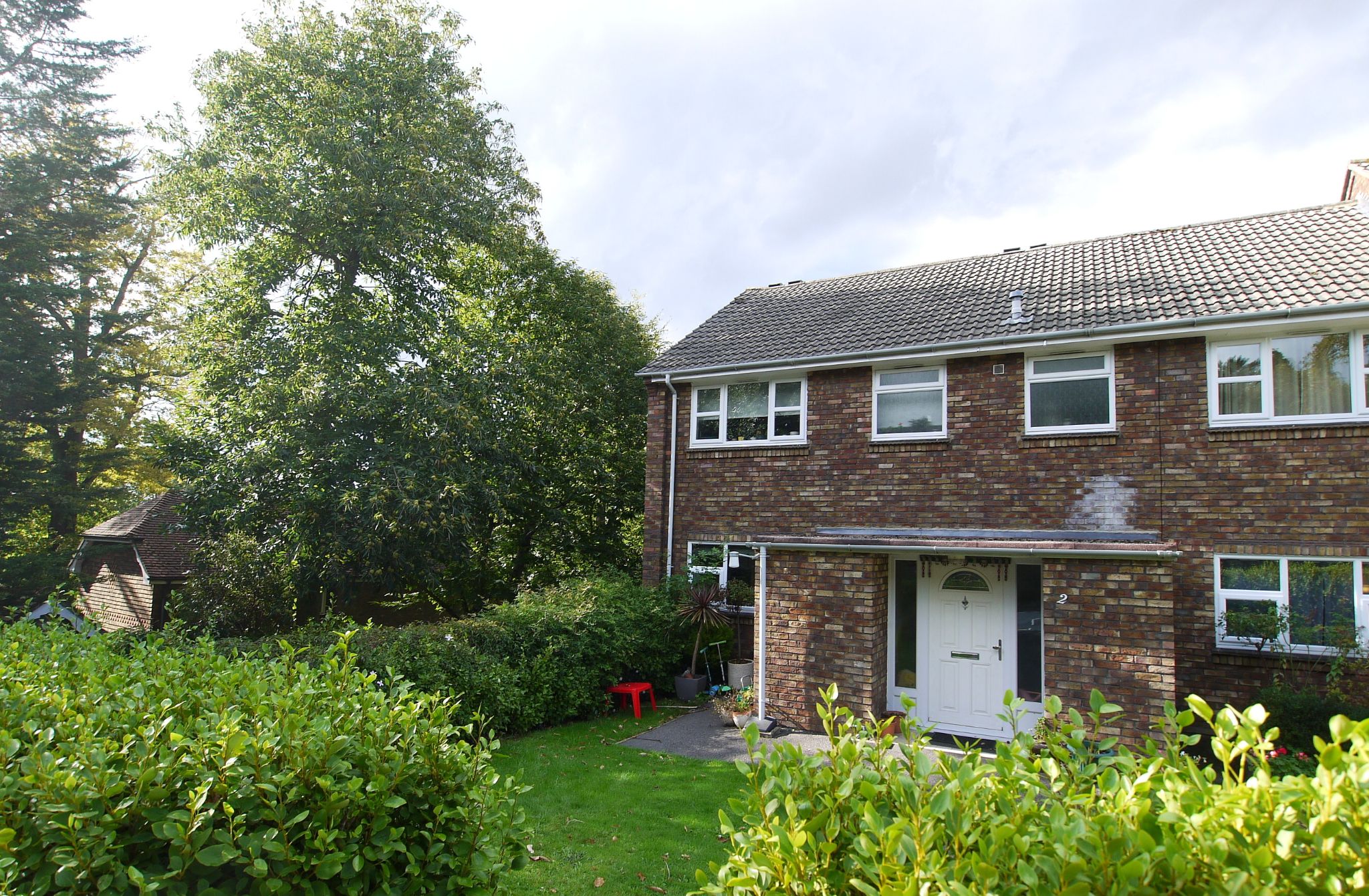 3 bedroom apartment Sold in Sevenoaks - Photograph 1