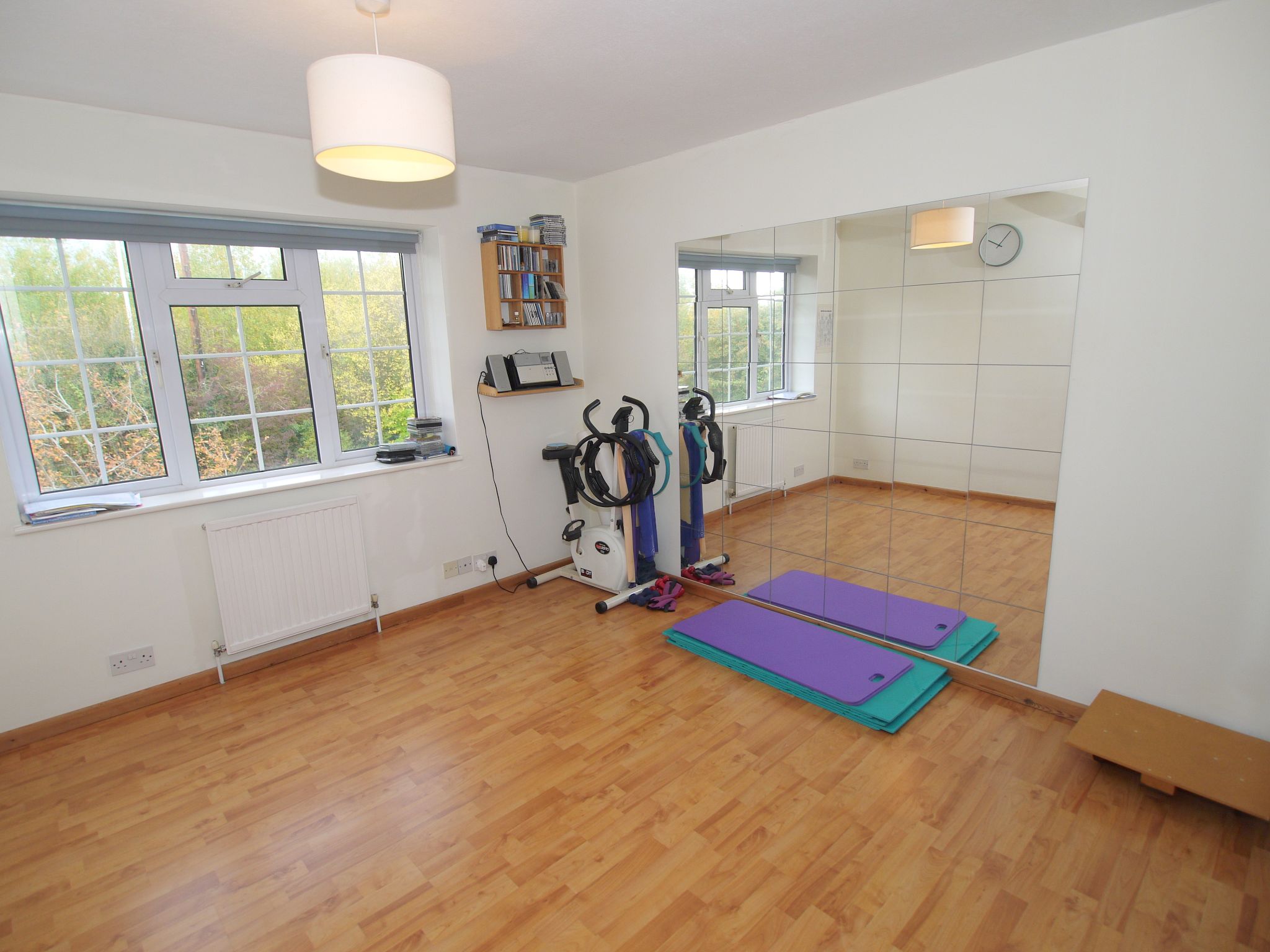 3 bedroom semi-detached house Sold in Sevenoaks - Photograph 8