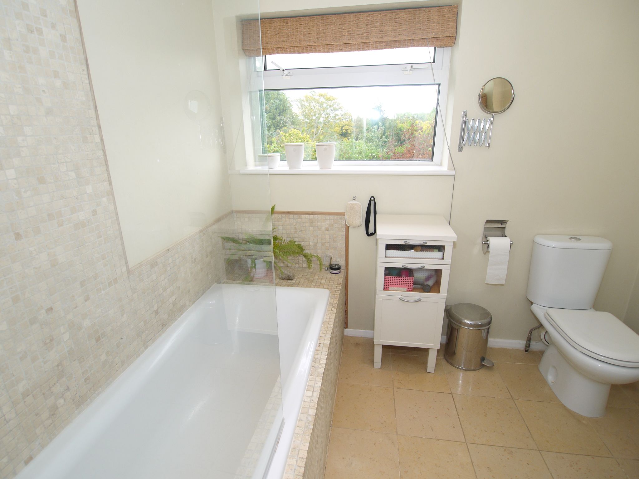 3 bedroom semi-detached house Sold in Sevenoaks - Photograph 11