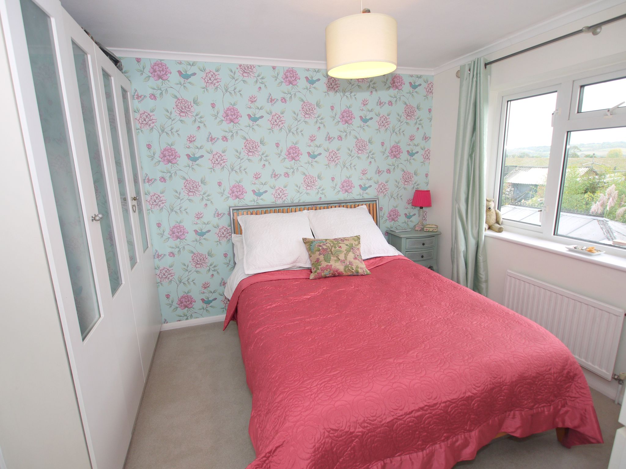3 bedroom semi-detached house Sold in Sevenoaks - Photograph 7