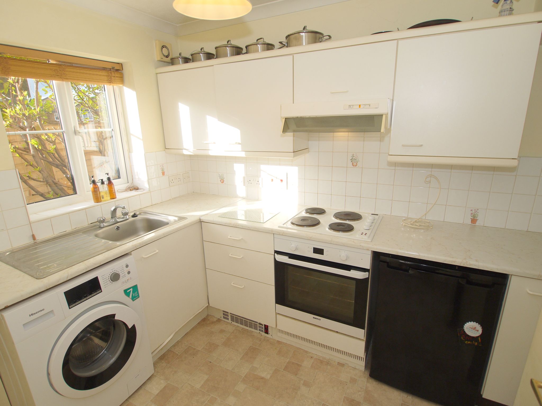 1 bedroom flat Sold in Sevenoaks - Photograph 3