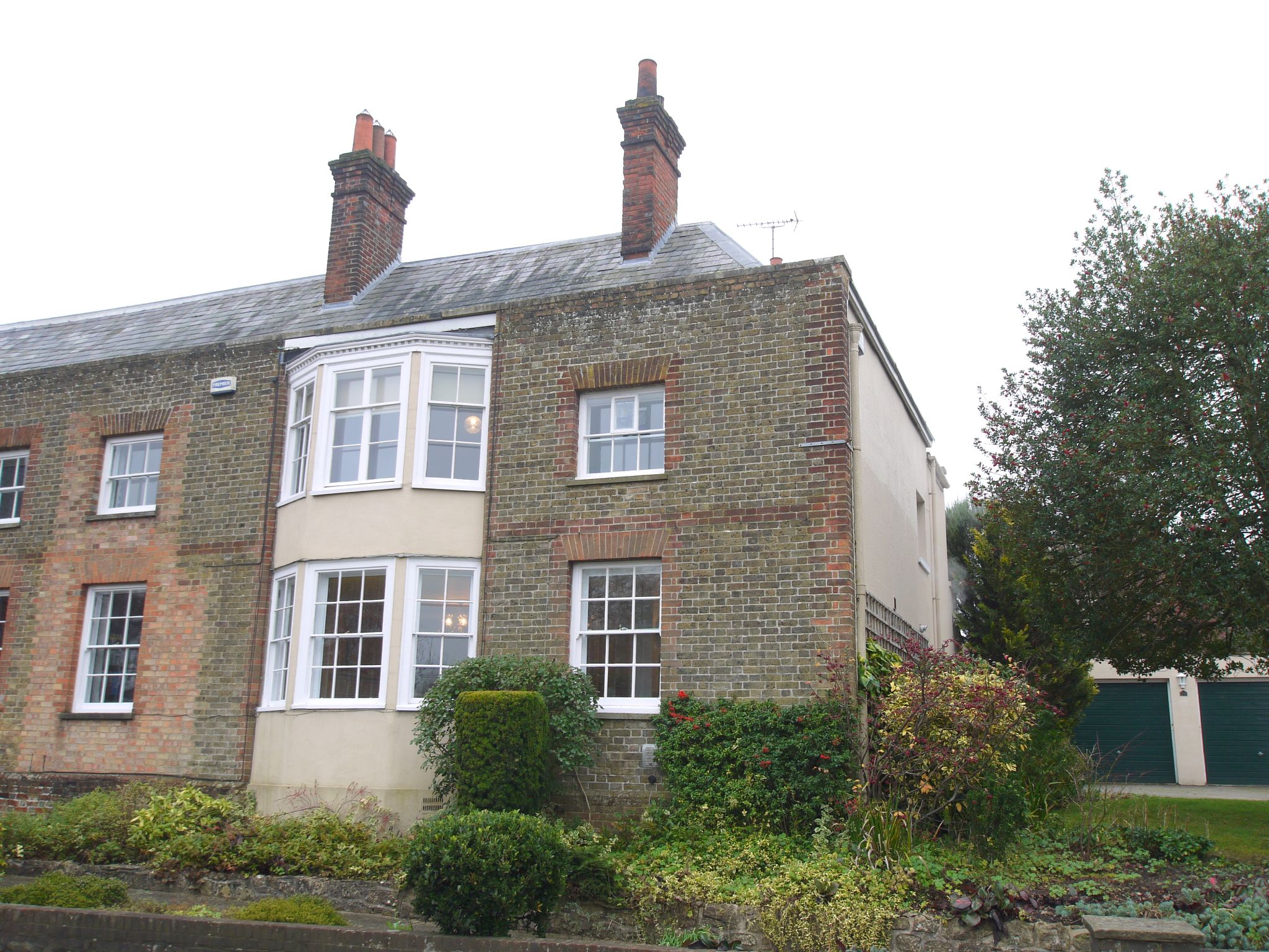 5 bedroom semi-detached house Sold in Sundridge - Photograph 1
