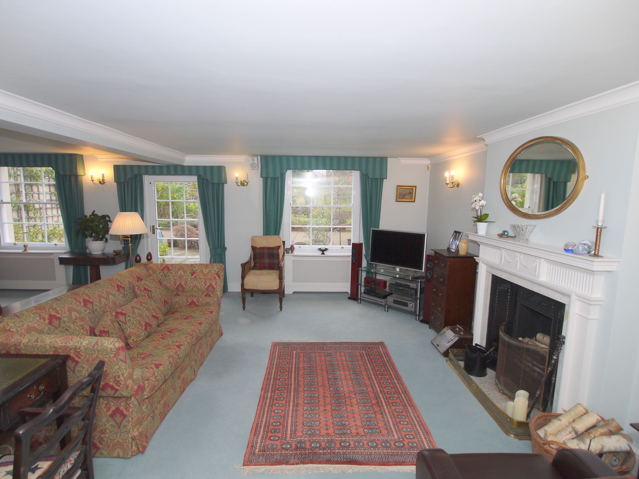 5 bedroom semi-detached house Sold in Sundridge - Photograph 4