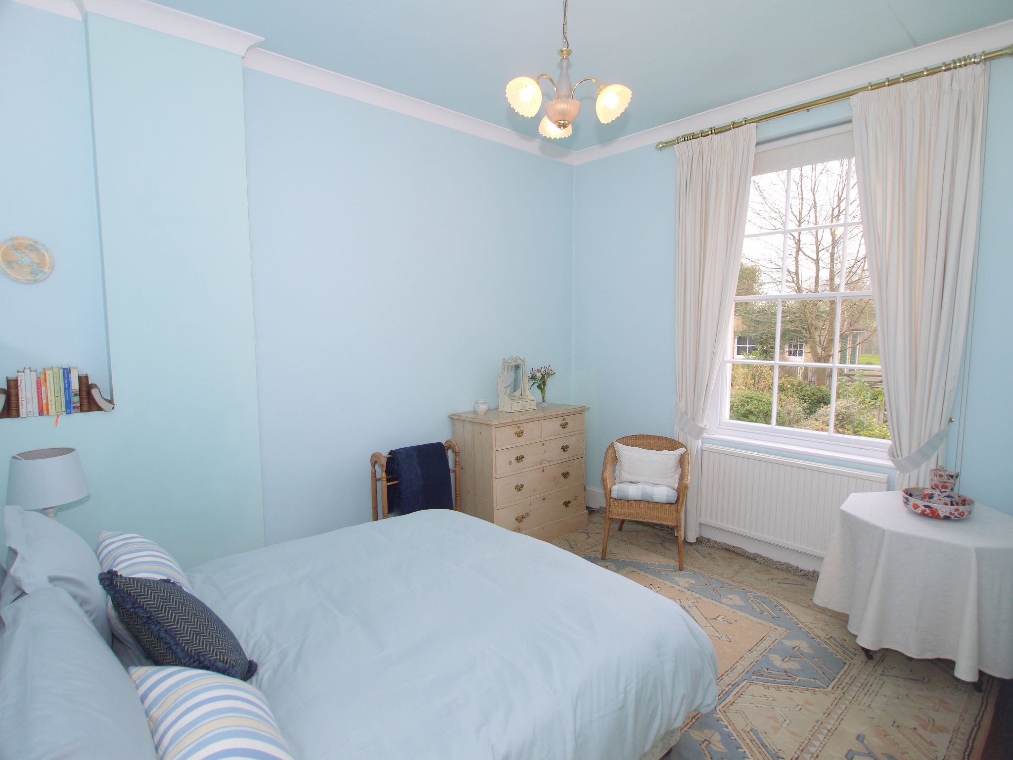 5 bedroom semi-detached house Sold in Sundridge - Photograph 12