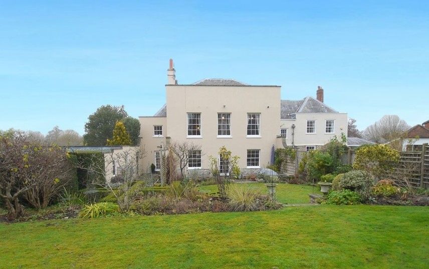5 bedroom semi-detached house Sold in Sundridge - Photograph 1