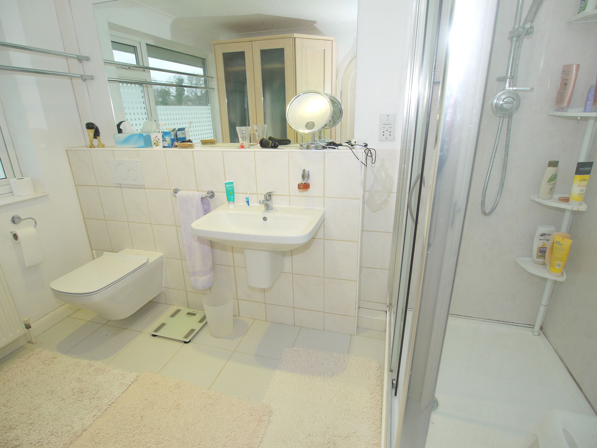 4 bedroom detached house Sold in Sevenoaks - Photograph 8