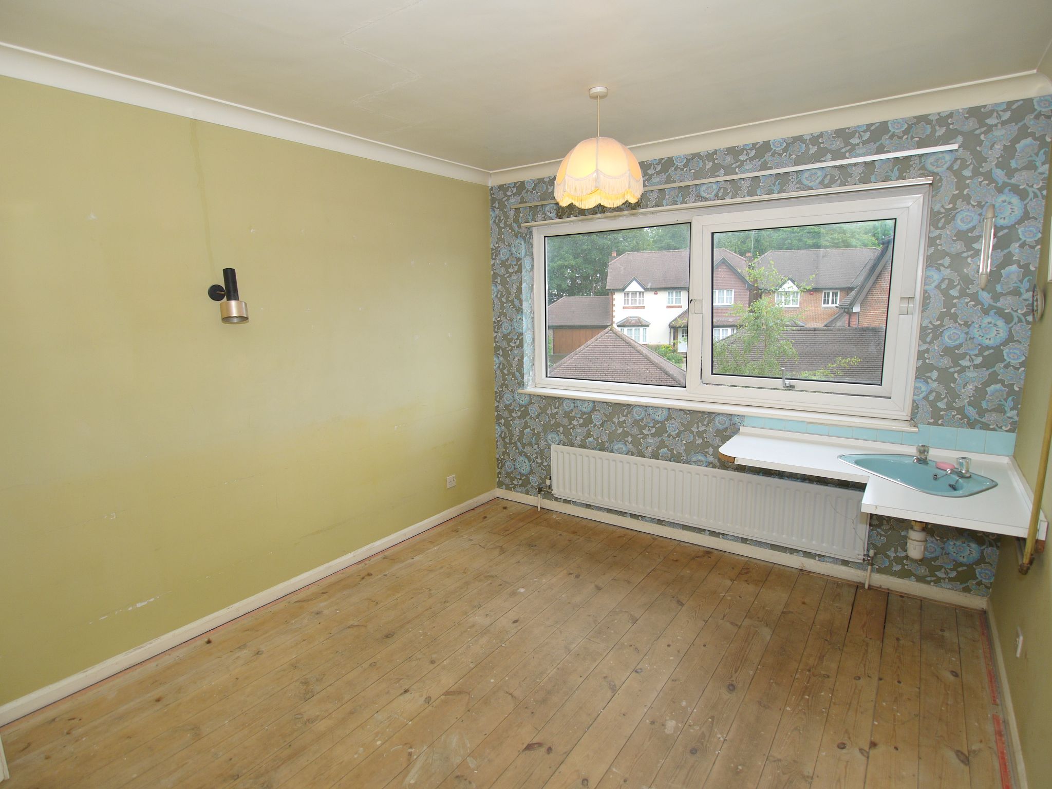 4 bedroom detached house Sold in Sevenoaks - Photograph 6