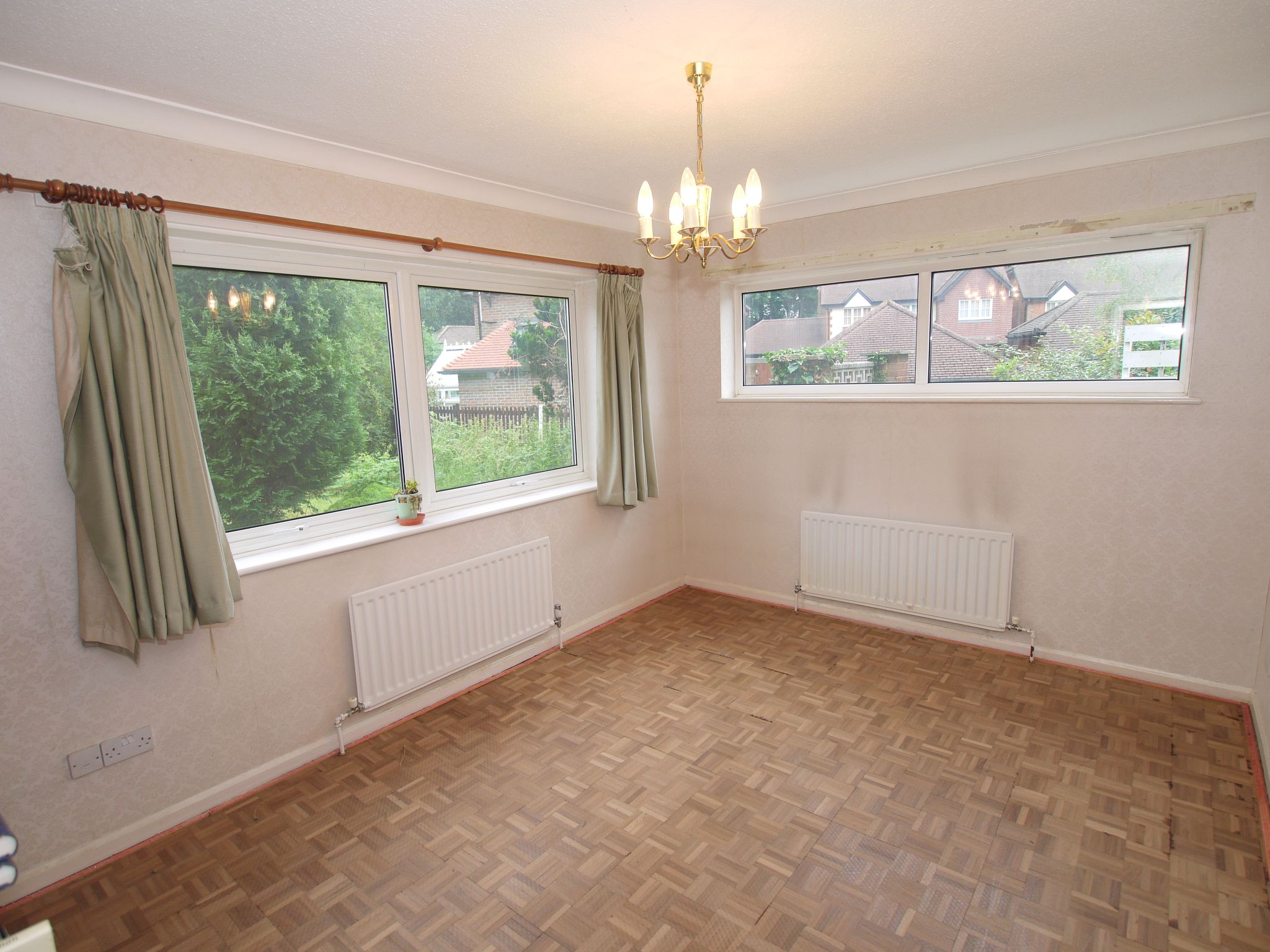 4 bedroom detached house Sold in Sevenoaks - Photograph 2