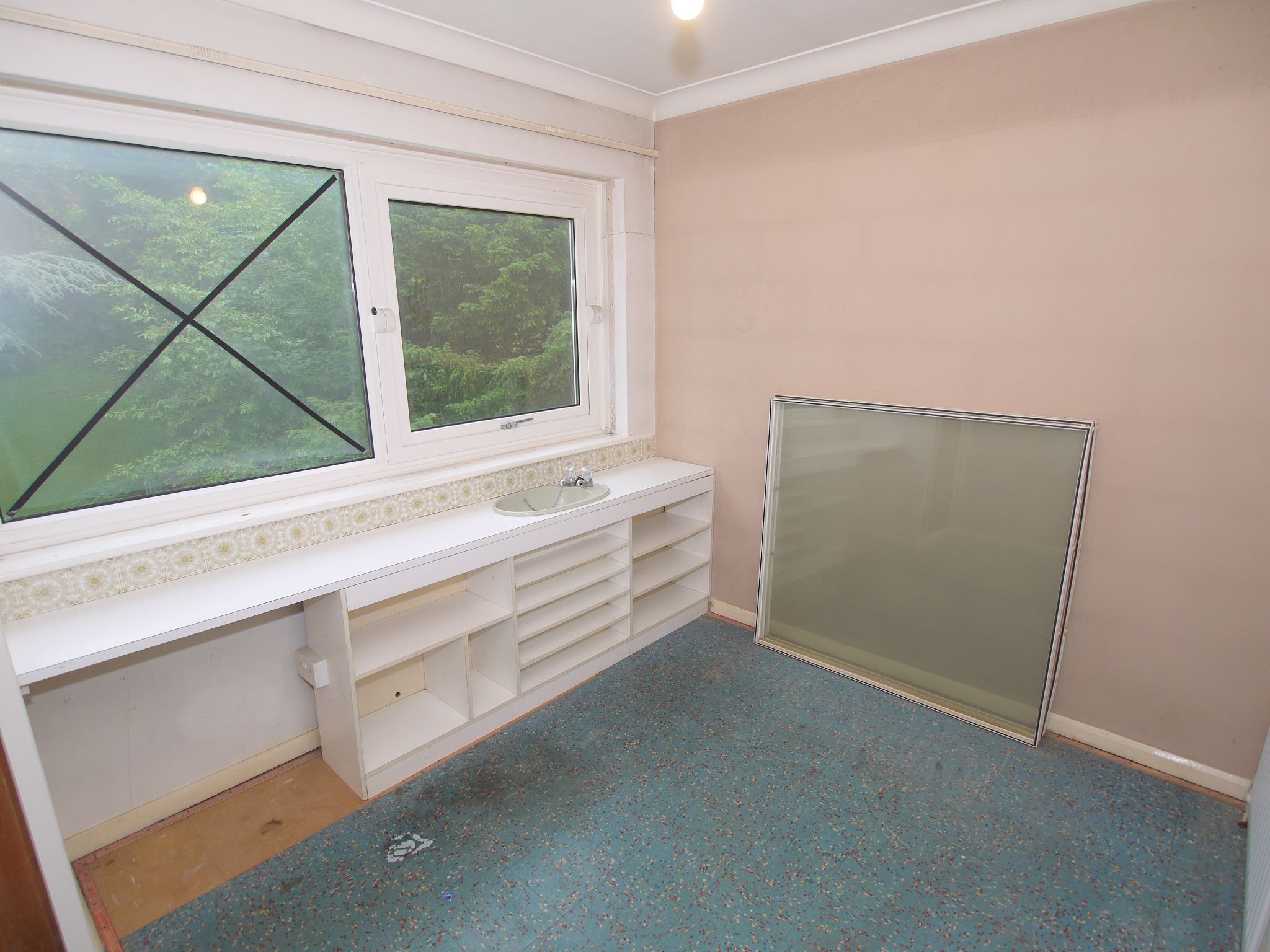 4 bedroom detached house Sold in Sevenoaks - Photograph 7