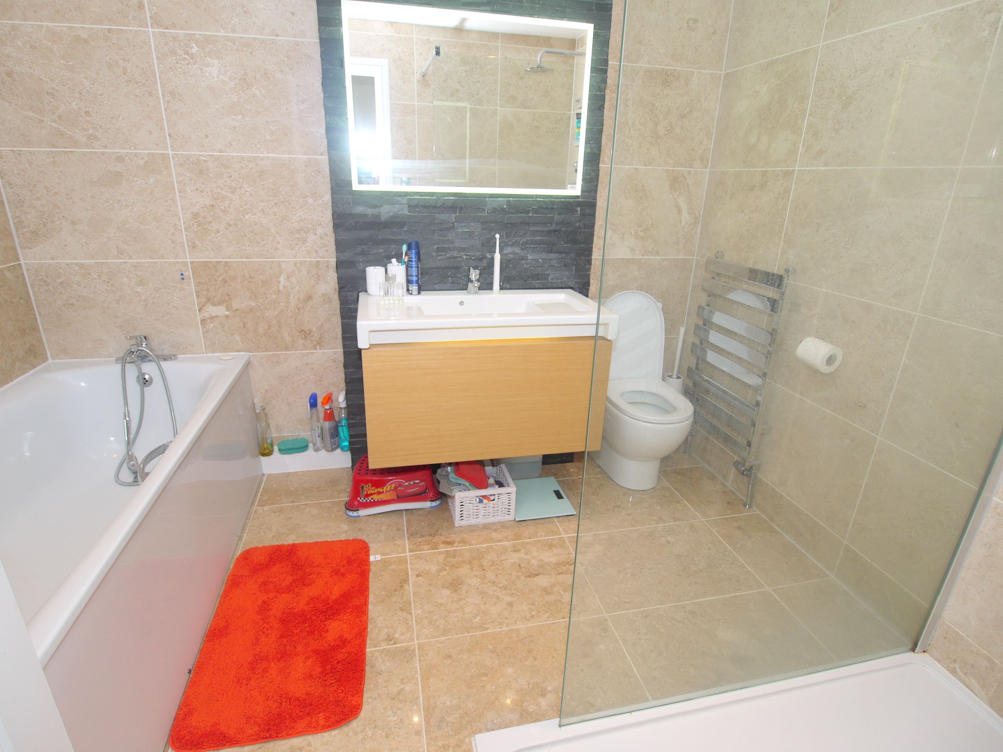 4 bedroom end terraced house Sold in Sevenoaks - Photograph 8