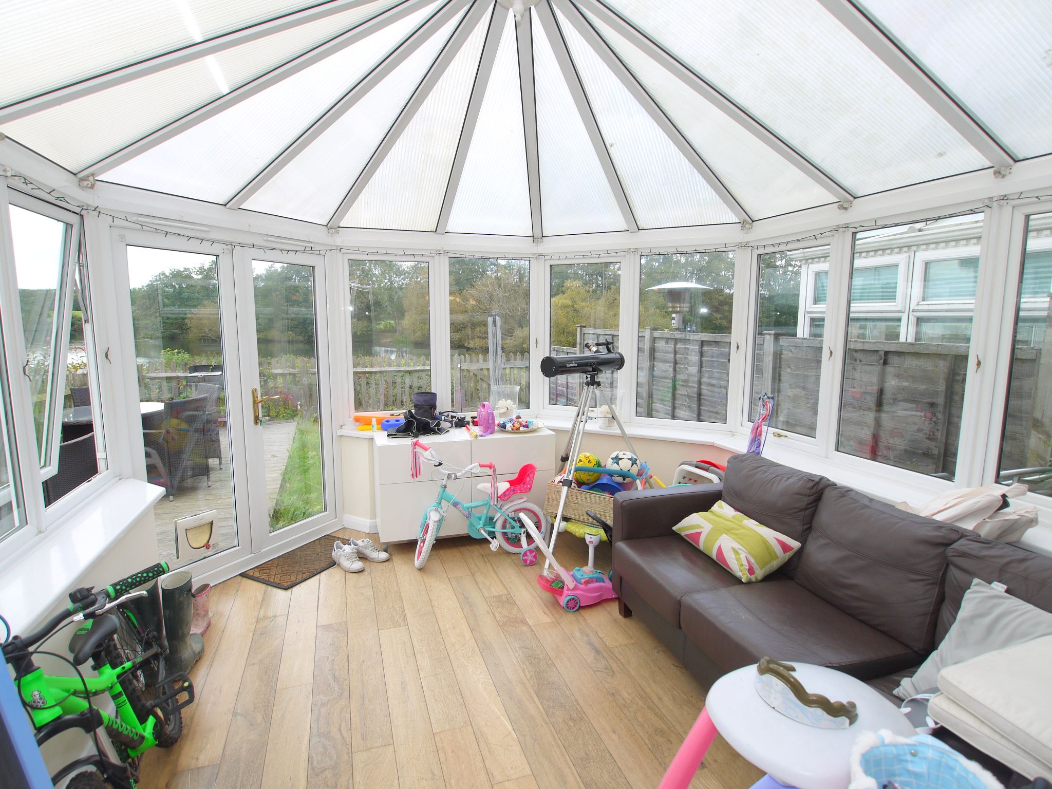 4 bedroom end terraced house Sold in Sevenoaks - Photograph 3