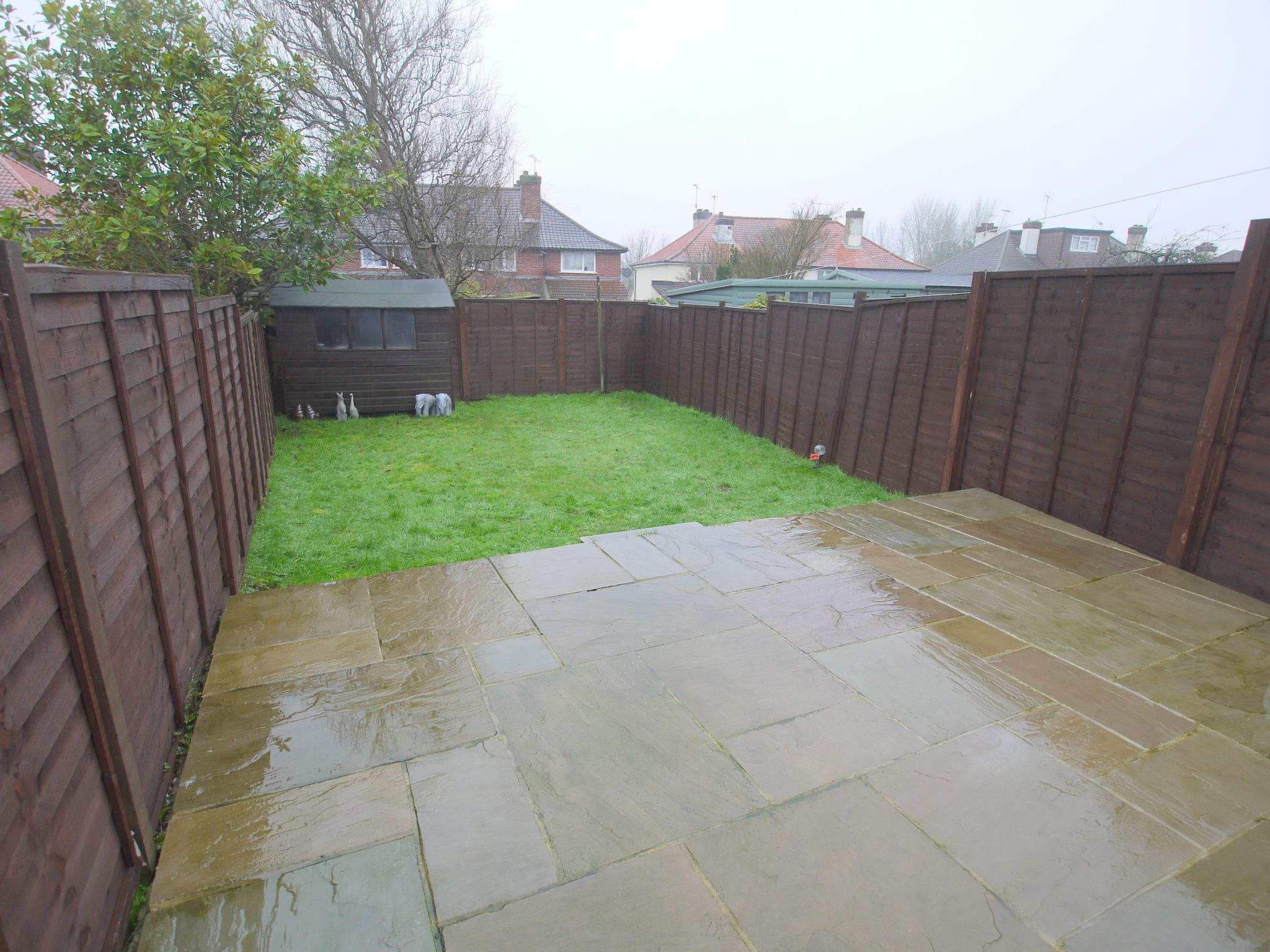 2 bedroom mid terraced house Sold in Sevenoaks - Photograph 10