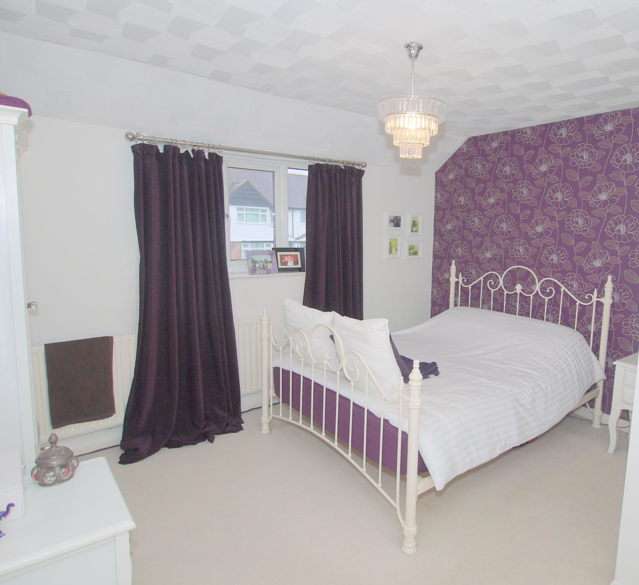 2 bedroom mid terraced house Sold in Sevenoaks - Photograph 7
