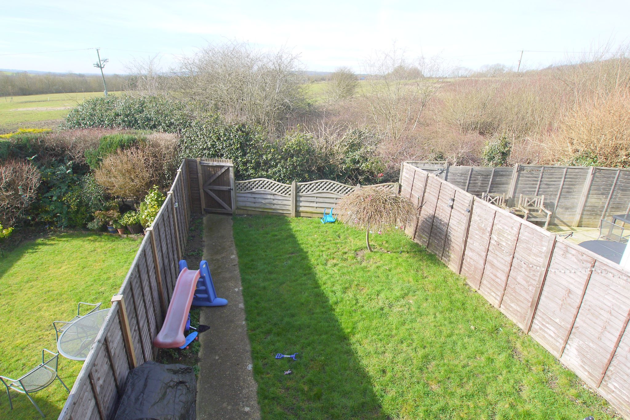 3 bedroom mid terraced house Sold in Sevenoaks - Photograph 8