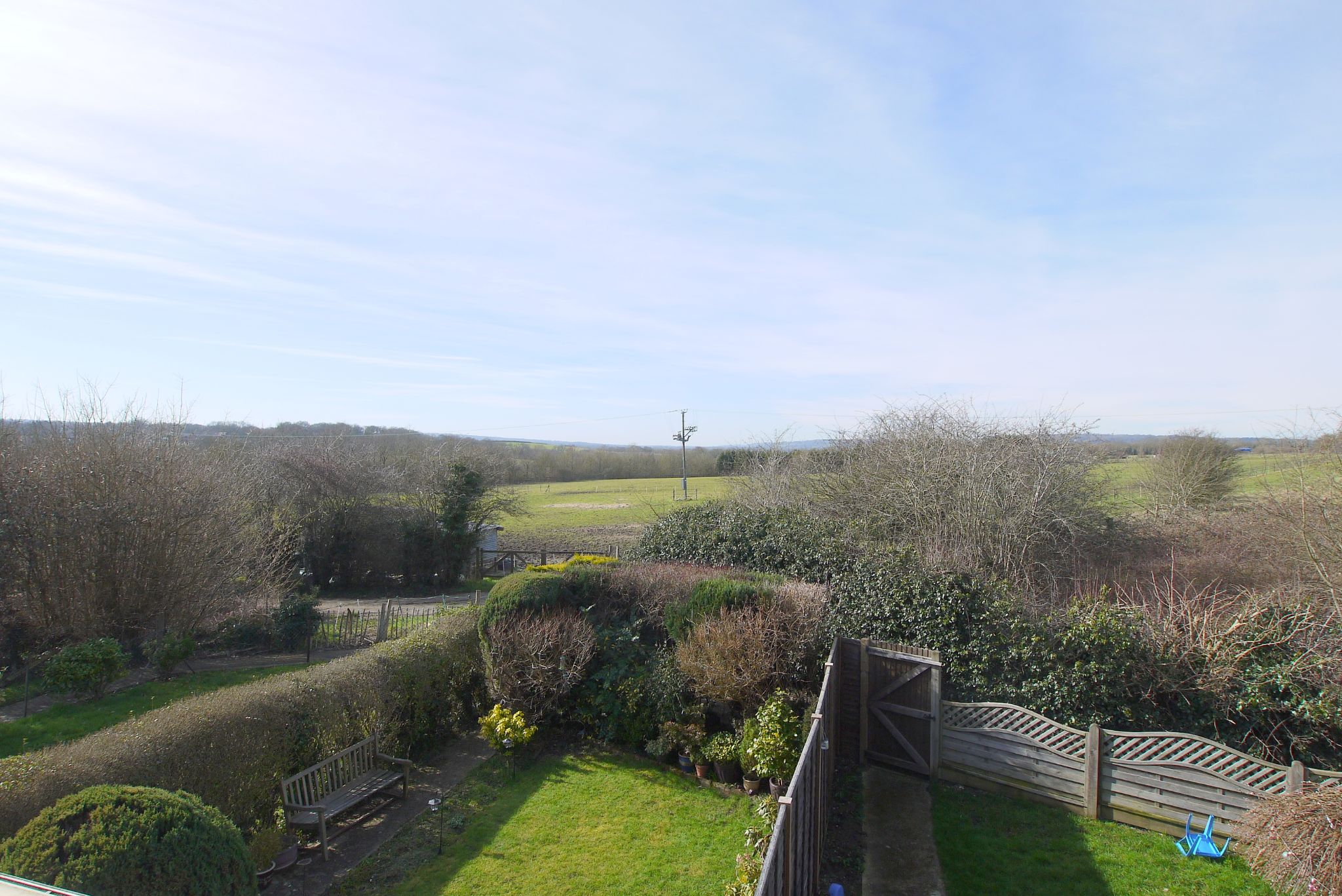 3 bedroom mid terraced house Sold in Sevenoaks - Photograph 9