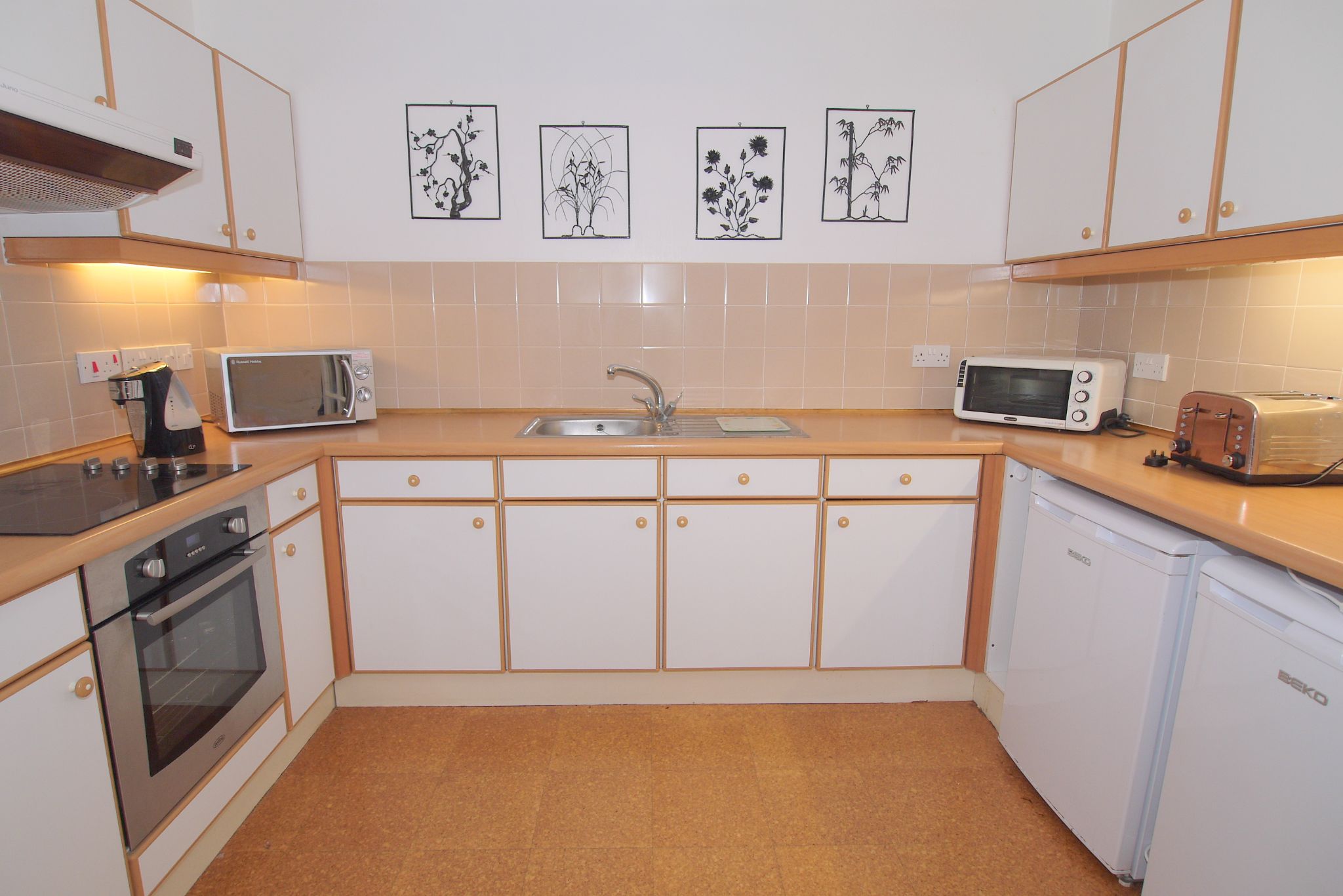 2 bedroom apartment Sold in Sevenoaks - Photograph 5