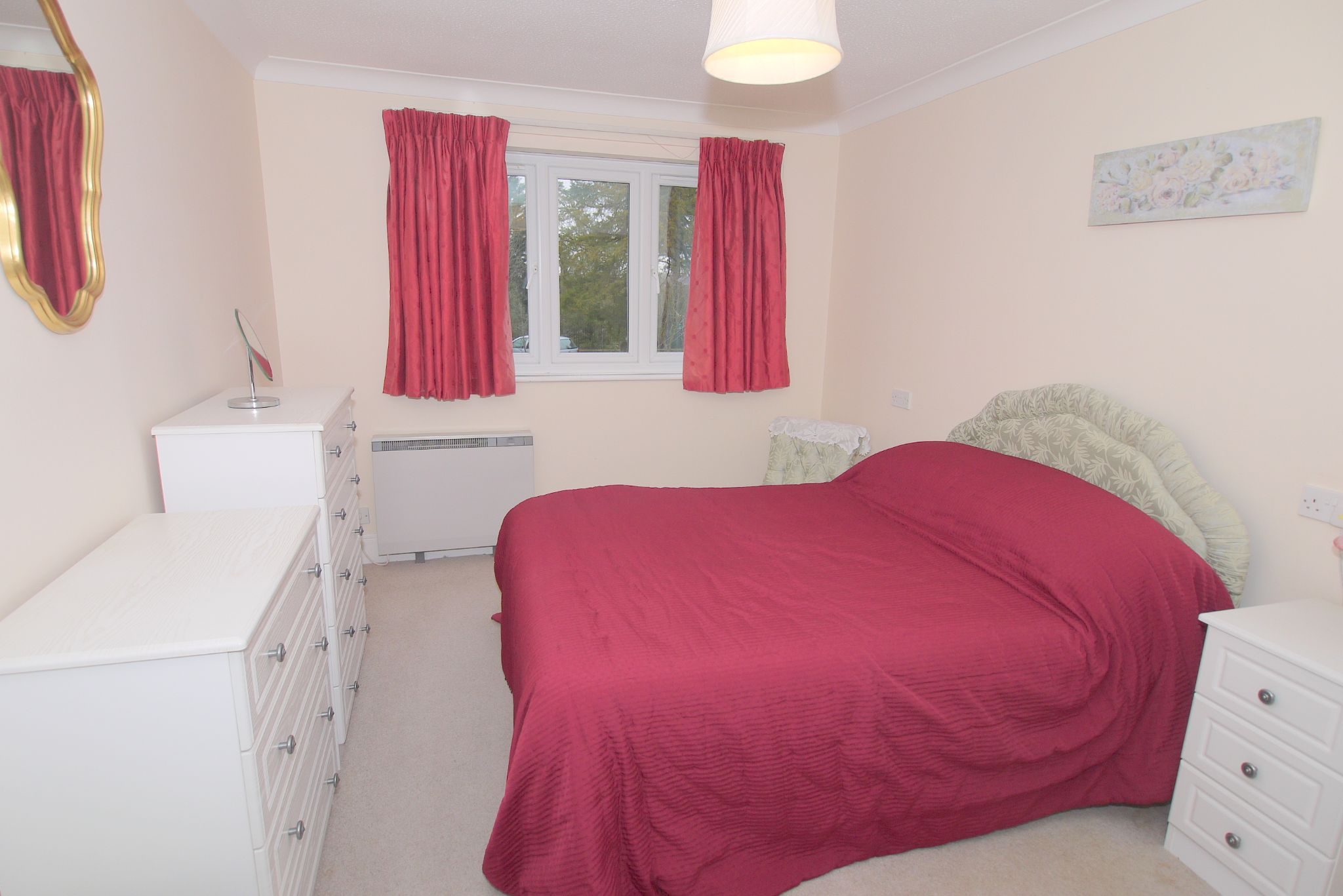 2 bedroom apartment Sold in Sevenoaks - Photograph 6