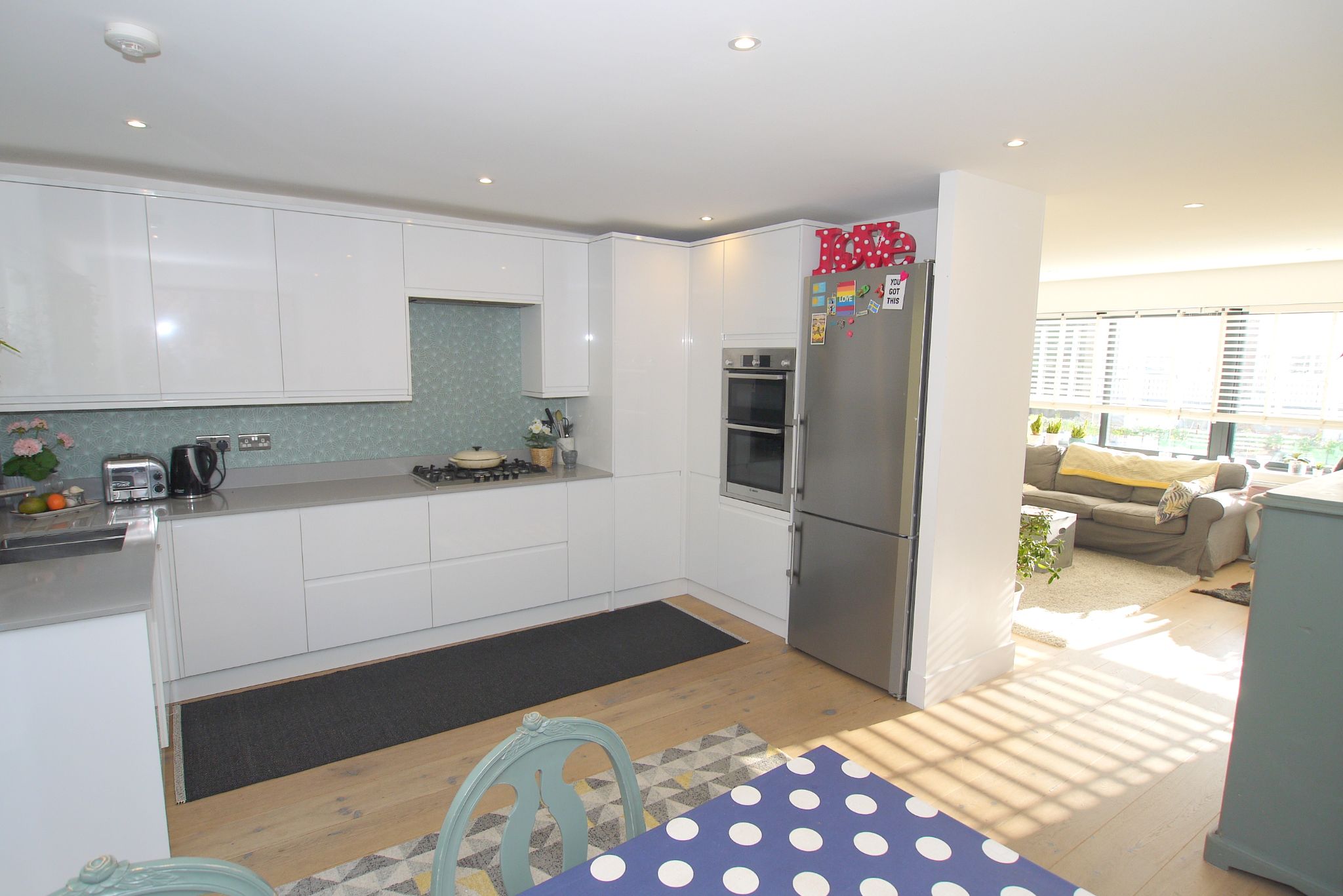 4 bedroom mid terraced house Sold in Sevenoaks - Photograph 6