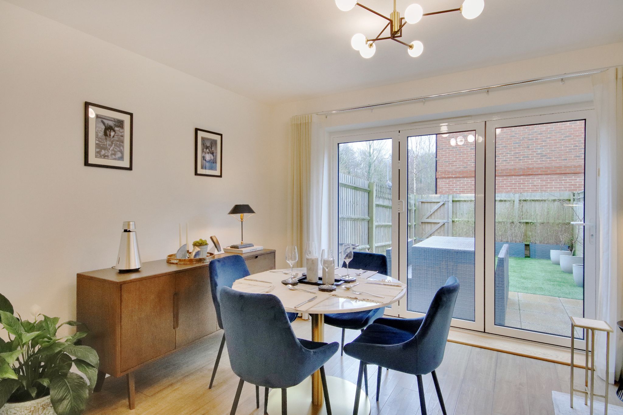 3 bedroom mid terraced house Sold in Sevenoaks - Photograph 3