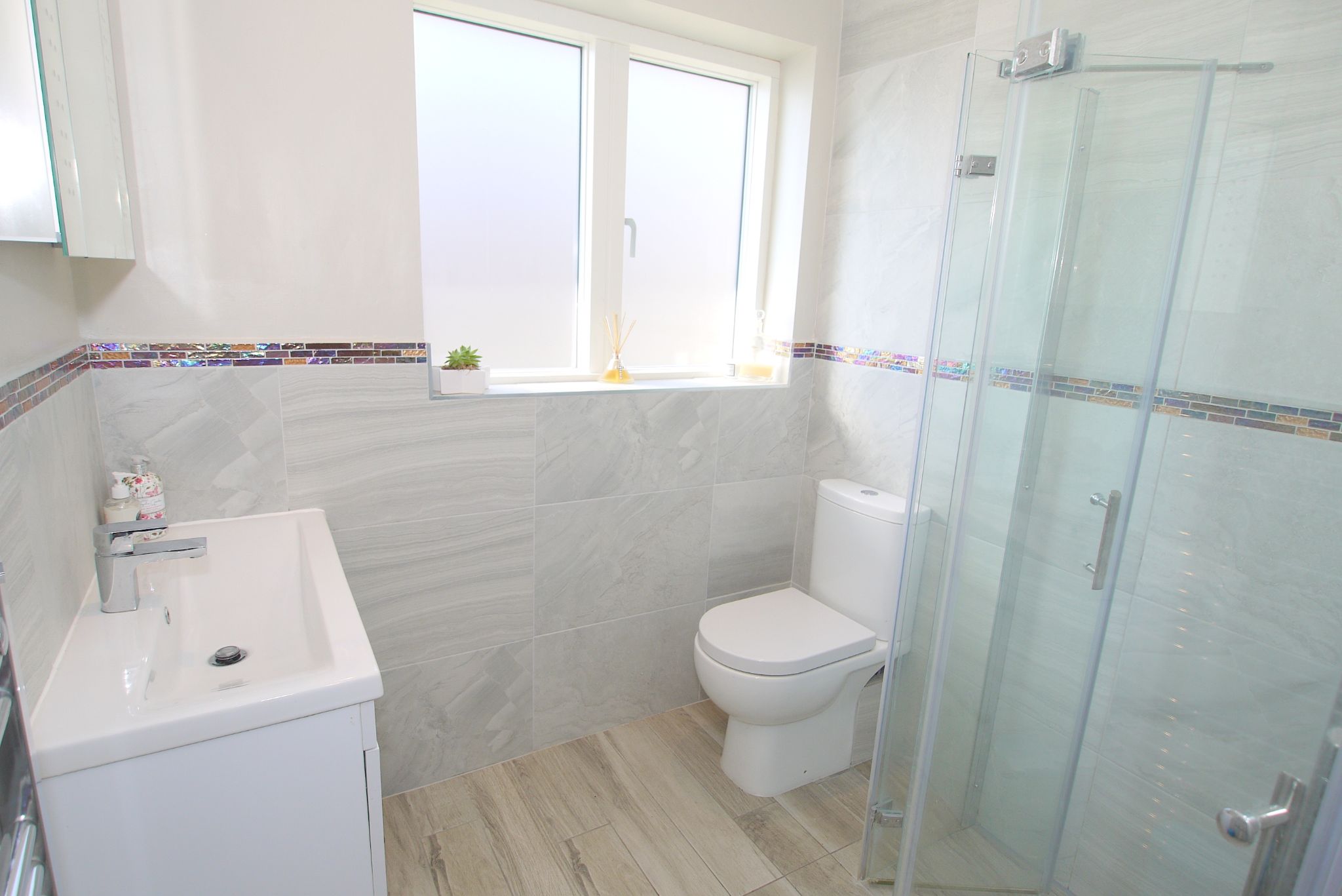 4 bedroom detached bungalow Sold in Sevenoaks - Photograph 9