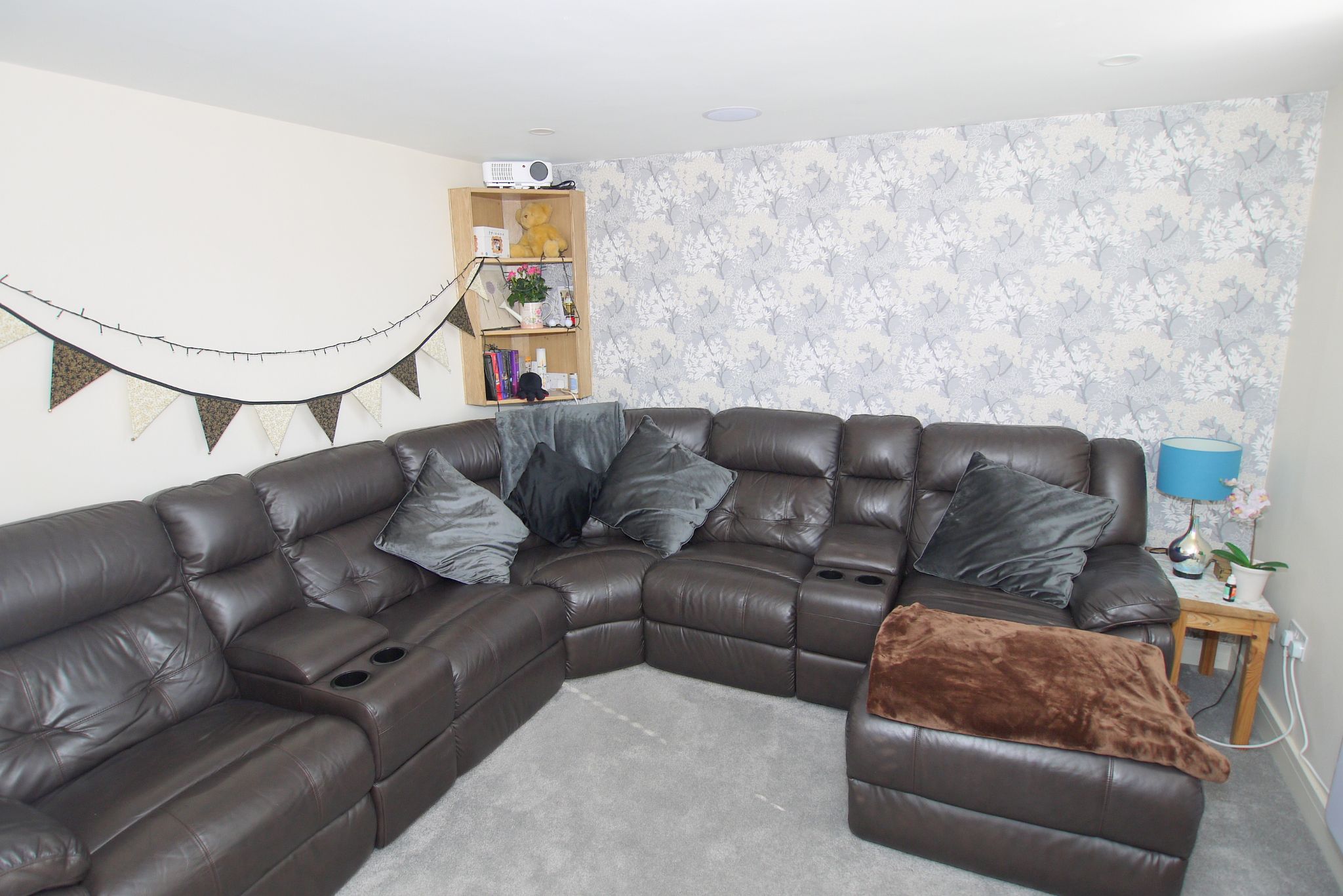 4 bedroom detached bungalow Sold in Sevenoaks - Photograph 5