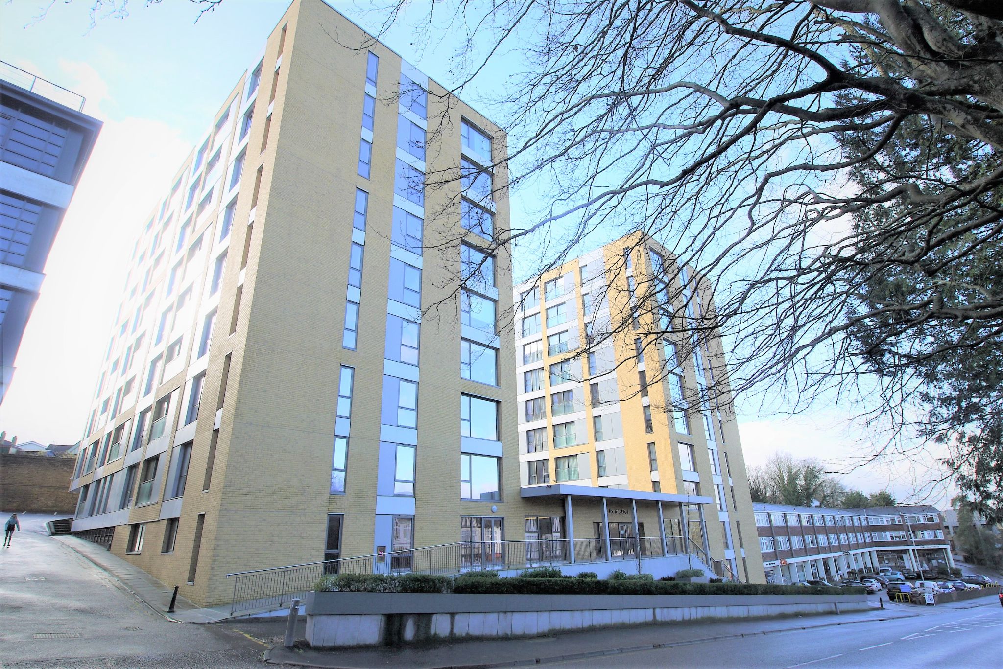 2 bedroom apartment Sold in Sevenoaks - Photograph 1