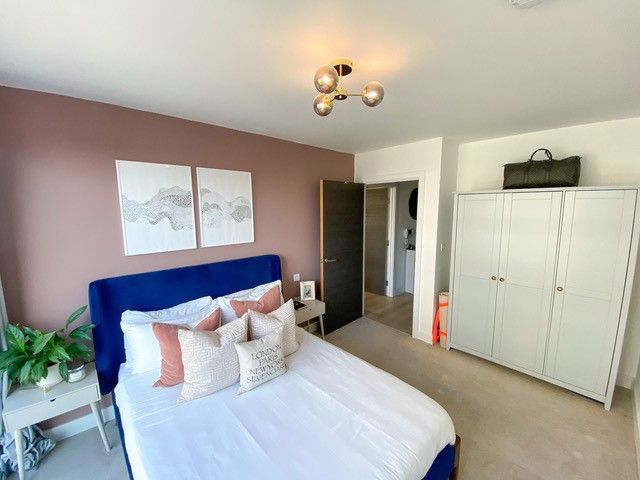 2 bedroom apartment Sold in Sevenoaks - Photograph 7
