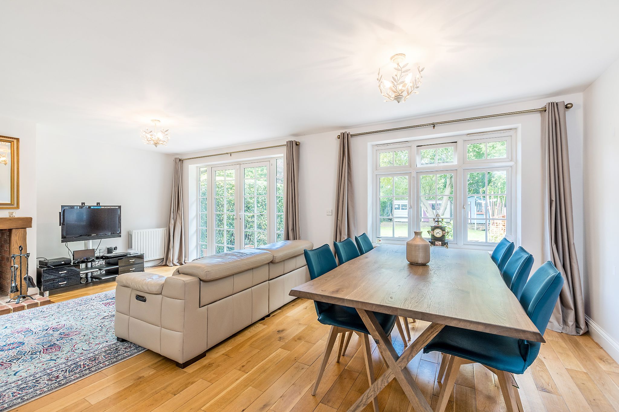 3 bedroom detached bungalow Sold in Sevenoaks - Photograph 4