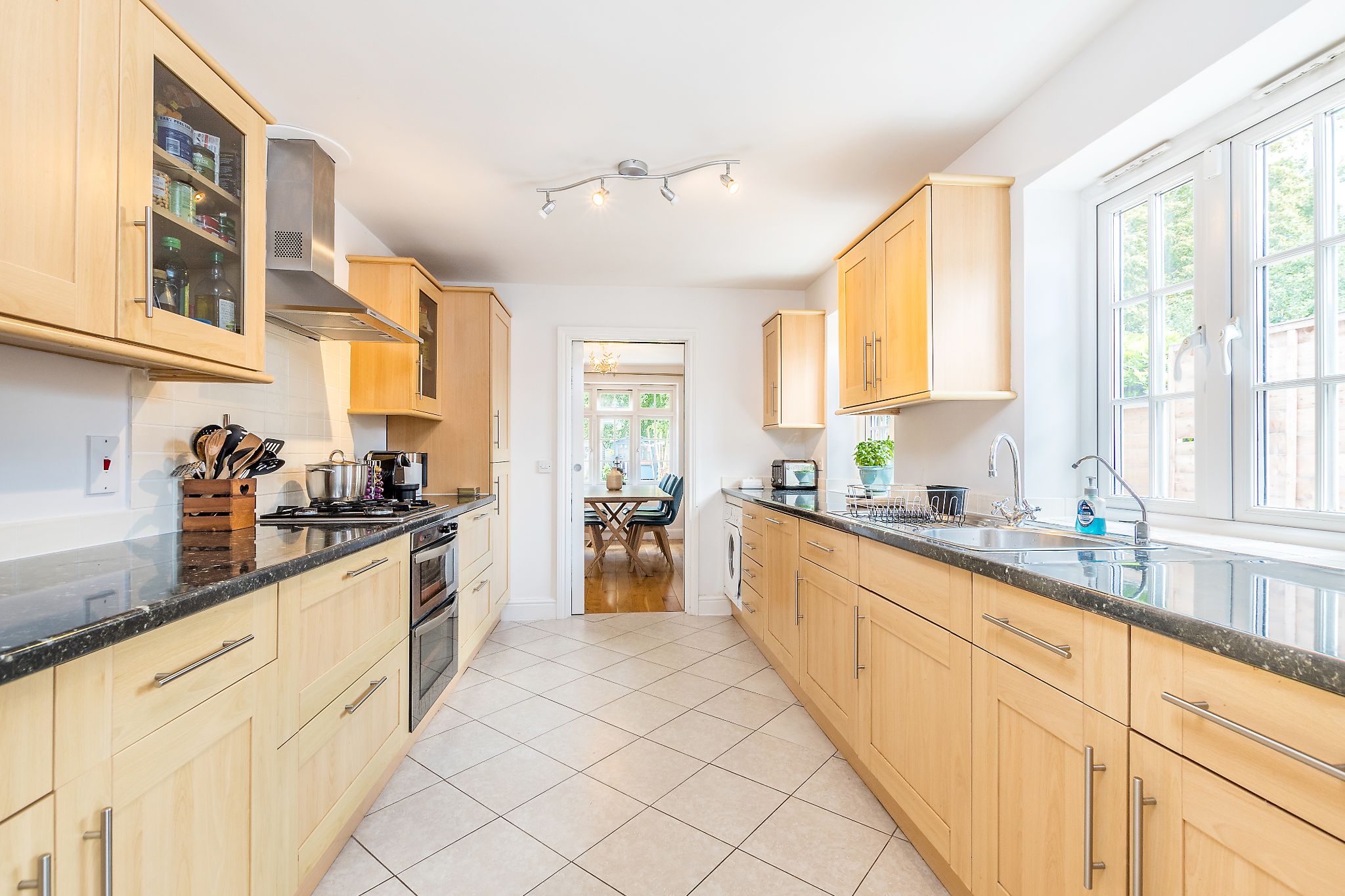 3 bedroom detached bungalow Sold in Sevenoaks - Photograph 5