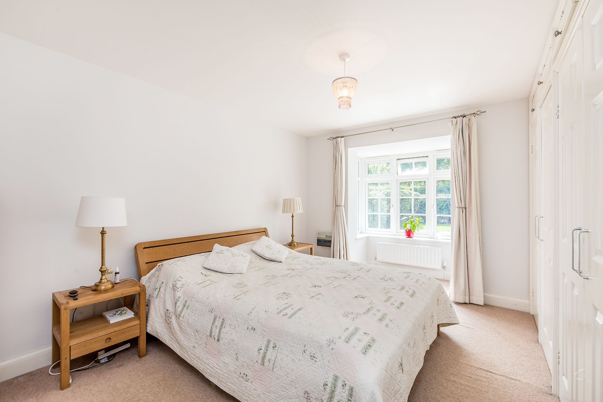3 bedroom detached bungalow Sold in Sevenoaks - Photograph 7