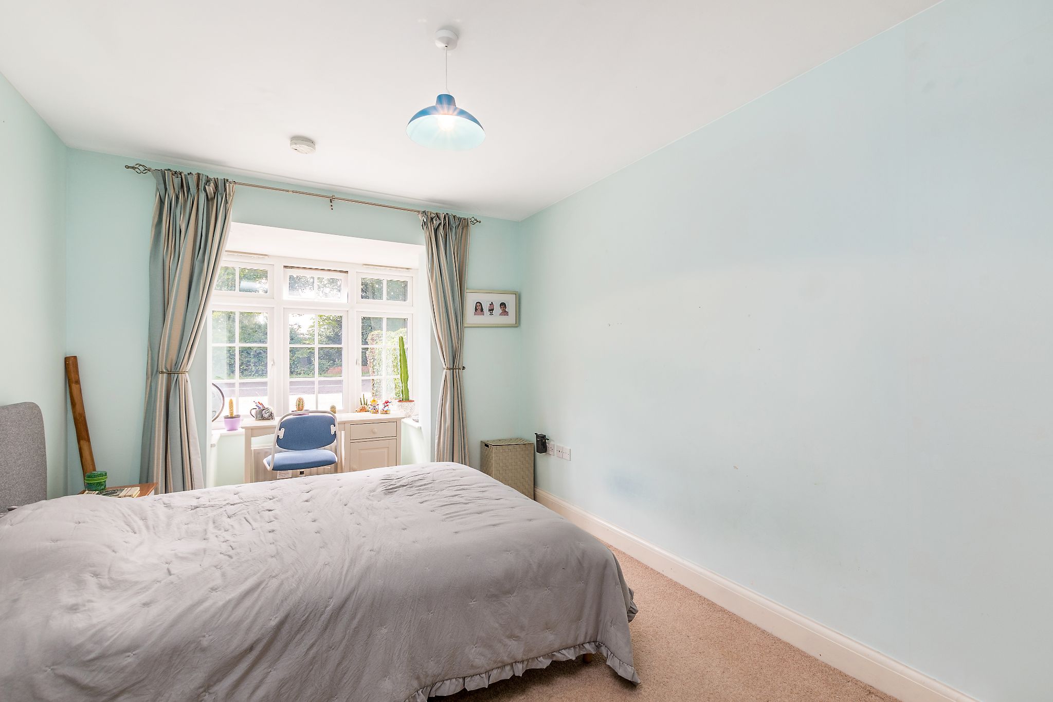 3 bedroom detached bungalow Sold in Sevenoaks - Photograph 8