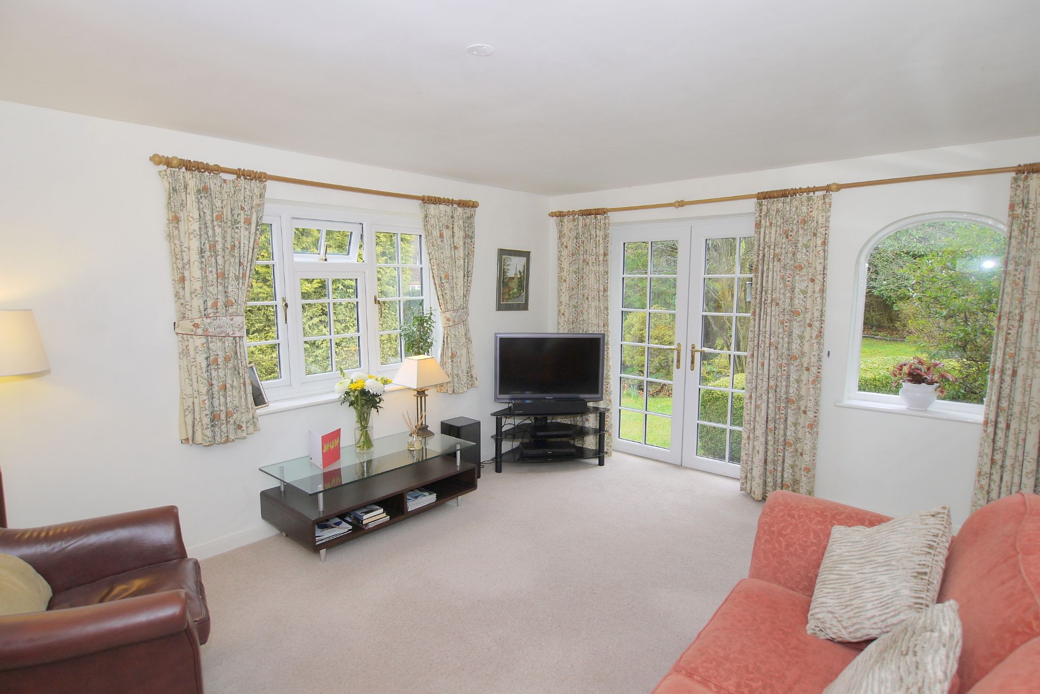 4 bedroom detached house Sold in Sevenoaks - Photograph 5