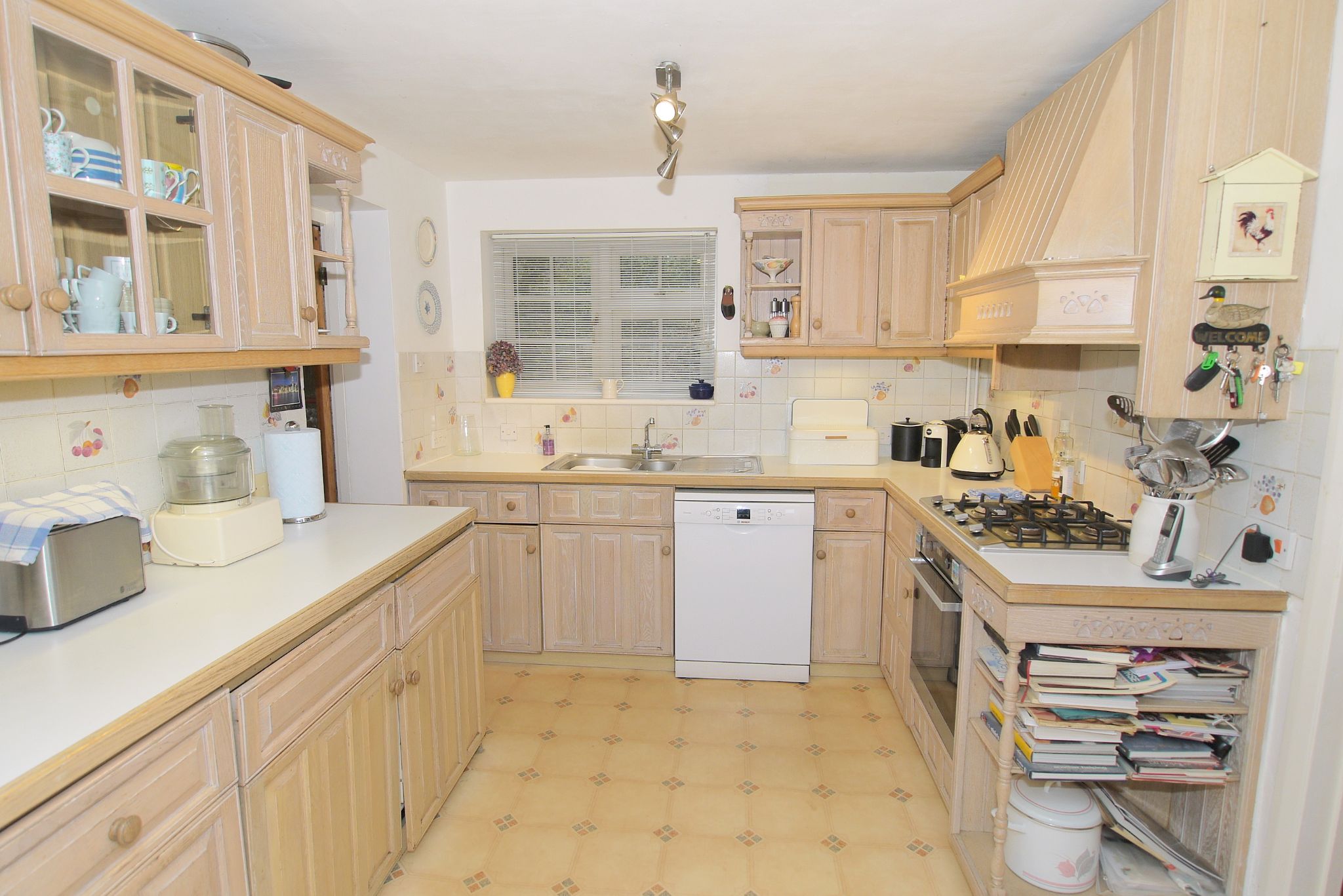 4 bedroom detached house Sold in Sevenoaks - Photograph 8