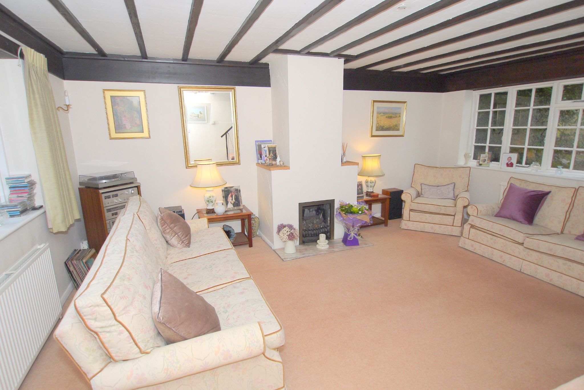 4 bedroom detached house Sold in Sevenoaks - Photograph 3