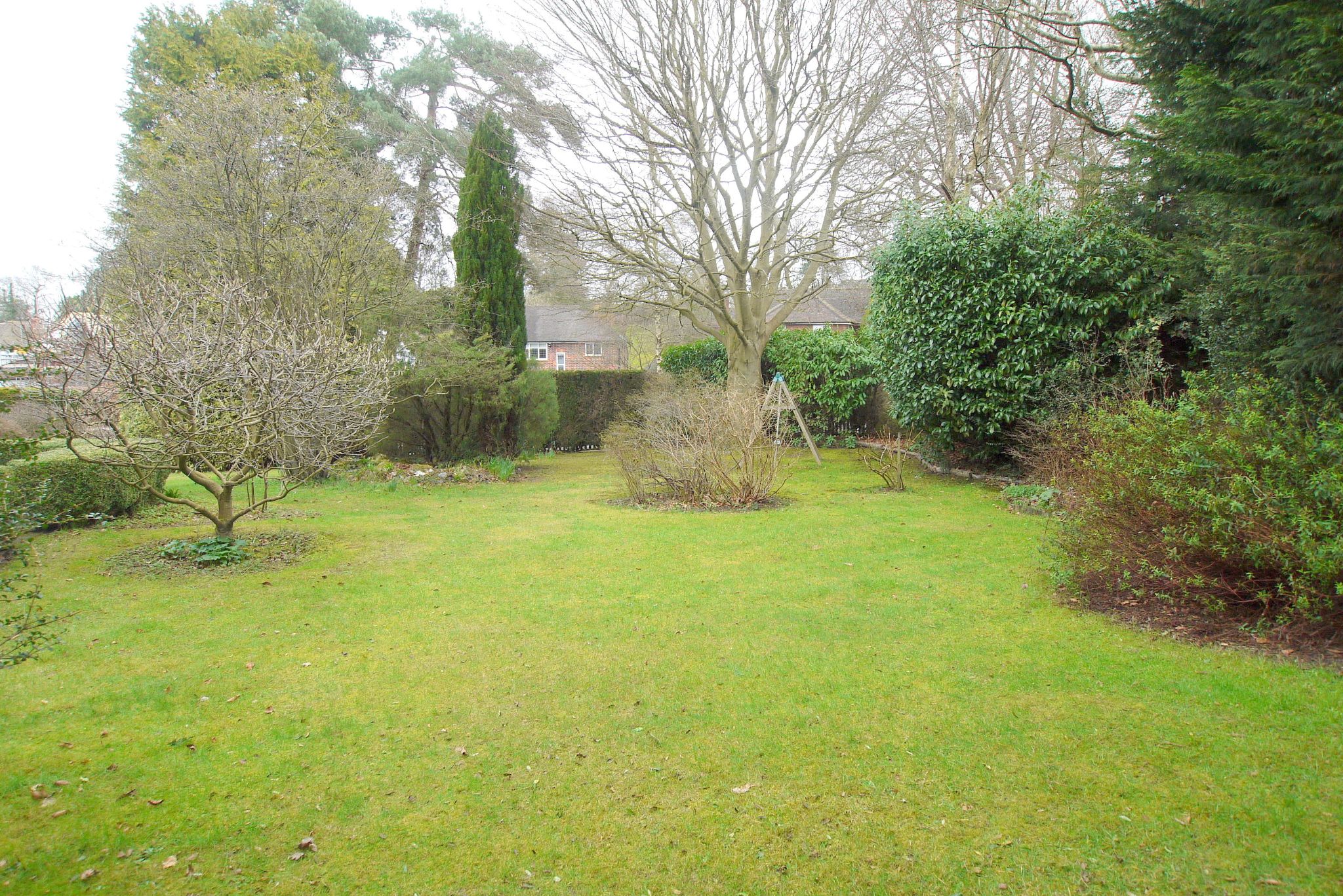 4 bedroom detached house Sold in Sevenoaks - Photograph 13