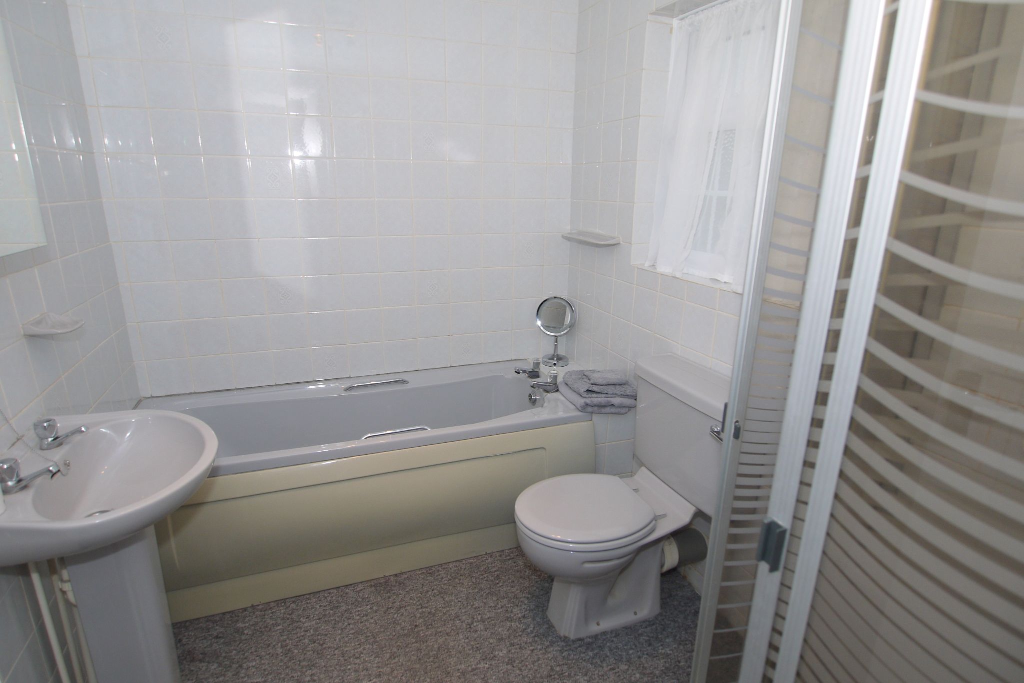 3 bedroom semi-detached house Sold in Tonbridge - Photograph 7